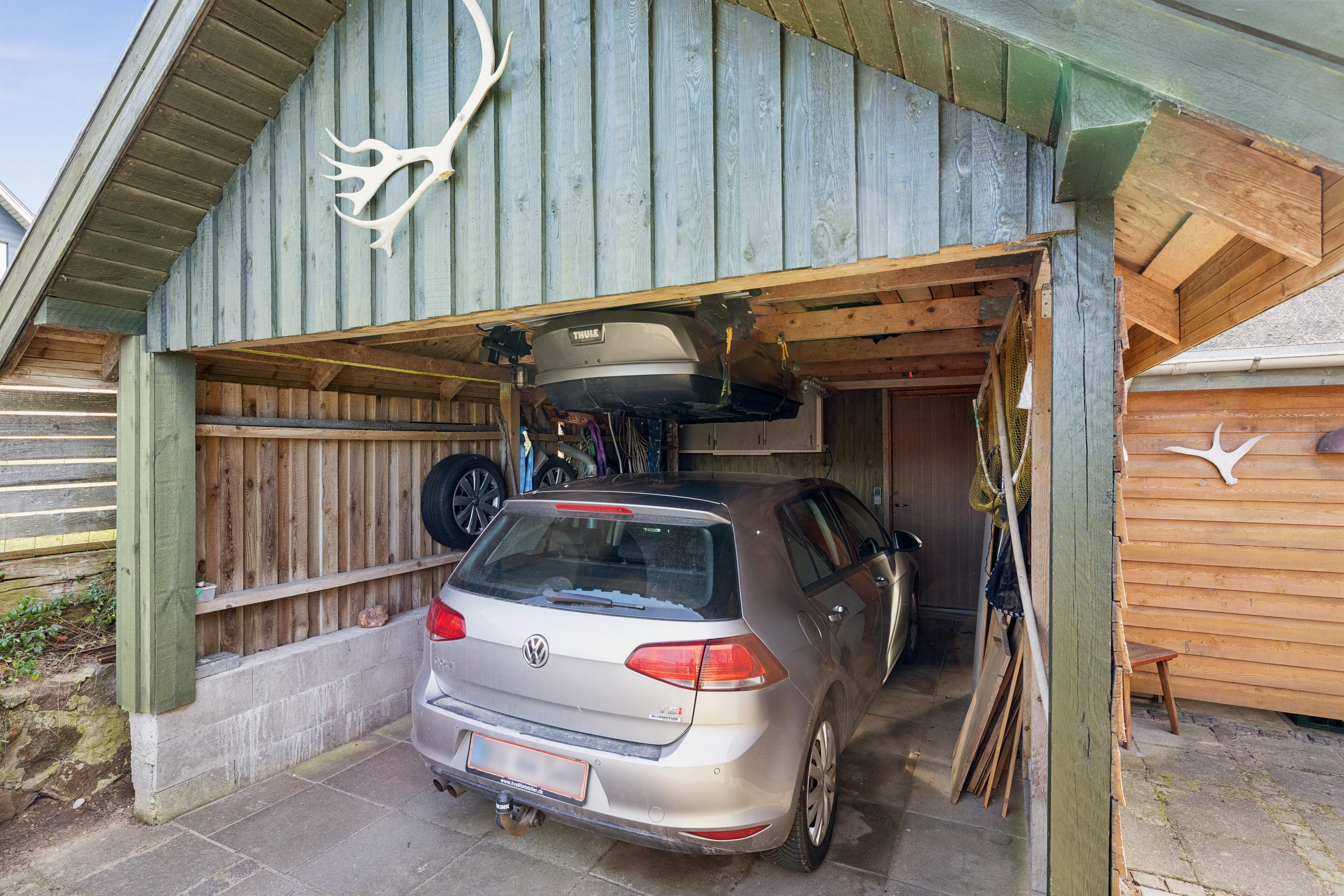 Fremhævet carport billede i fuldskærmstilstand. Billede af Vroldvej 89, Vrold, 8660 Skanderborg