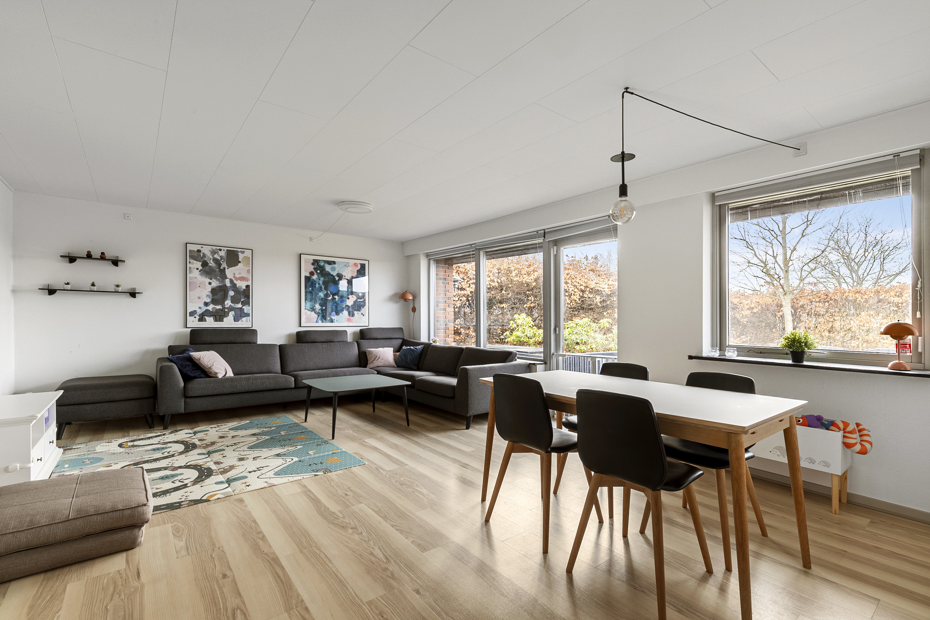 Fremhævet stue billede i fuldskærmstilstand. Billede af Kolt Kirkevej 131, Kolt, 8361 Hasselager