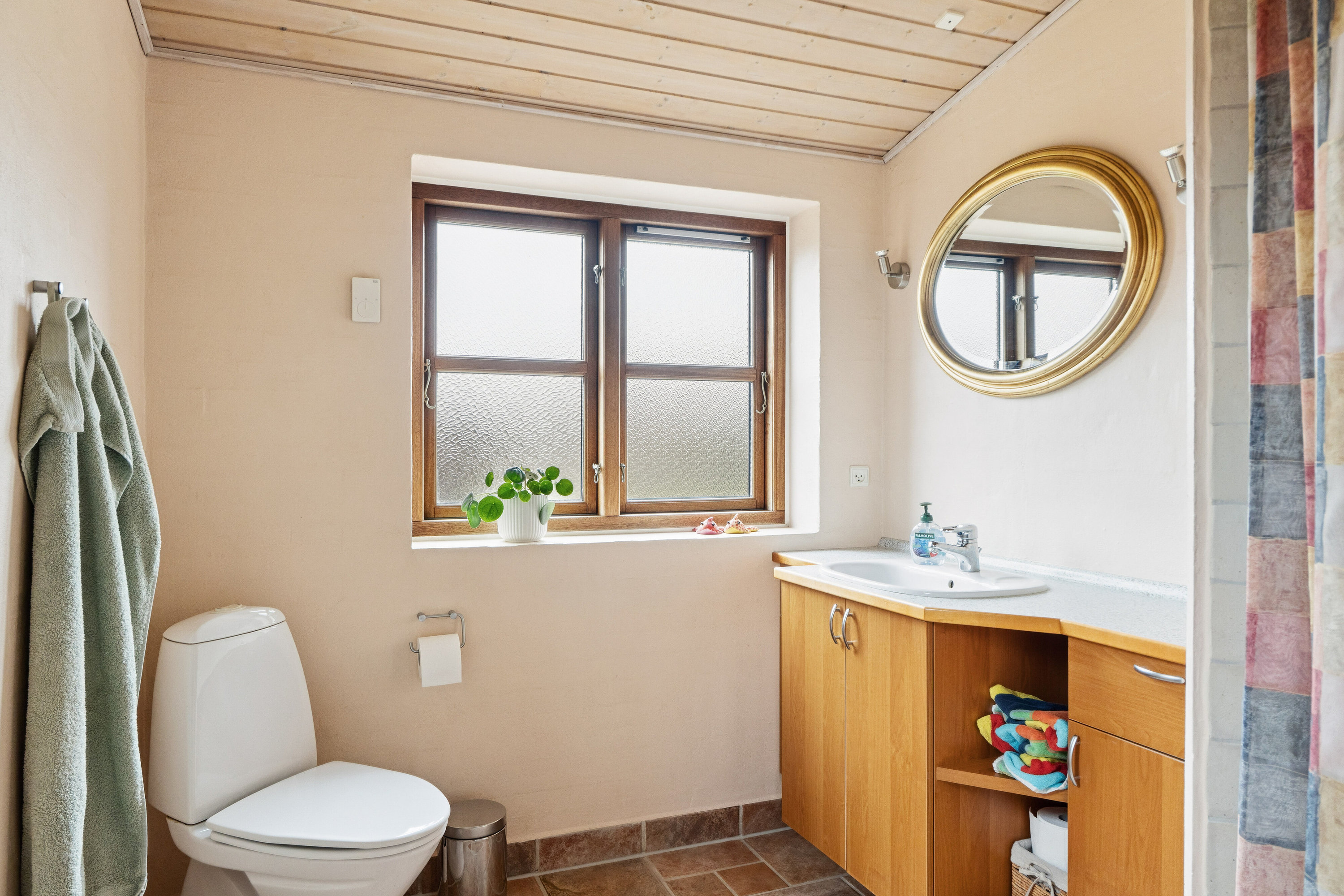 Fremhævet badeværelse billede i fuldskærmstilstand. Billede af H C Andersens Vej 171, 9800 Hjørring