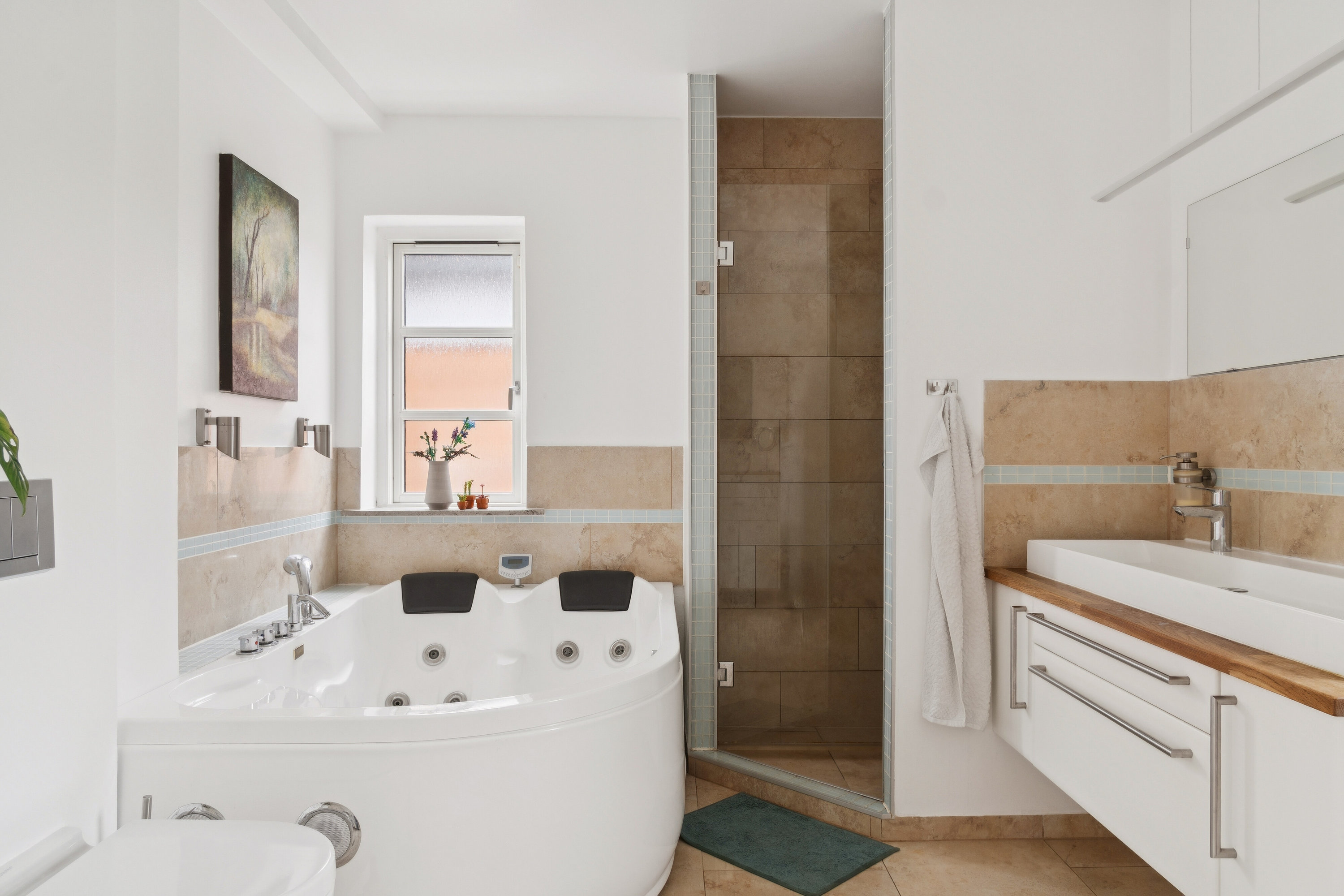 Fremhævet badeværelse billede i fuldskærmstilstand. Billede af Reventlowsvej 37, 8260 Viby J