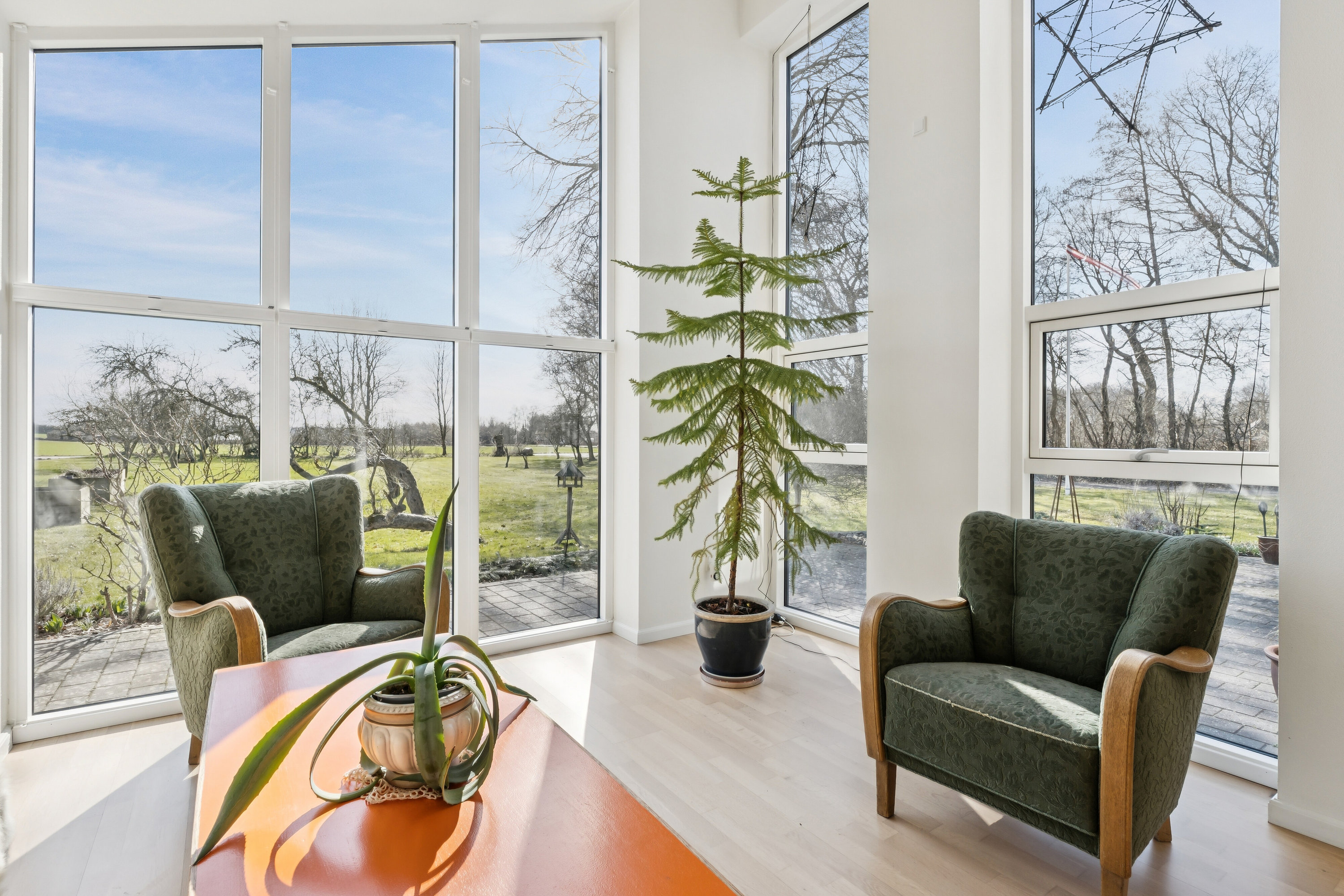 Fremhævet stue billede i fuldskærmstilstand. Billede af Søndertoft 51, Tørsbøl, 6300 Gråsten