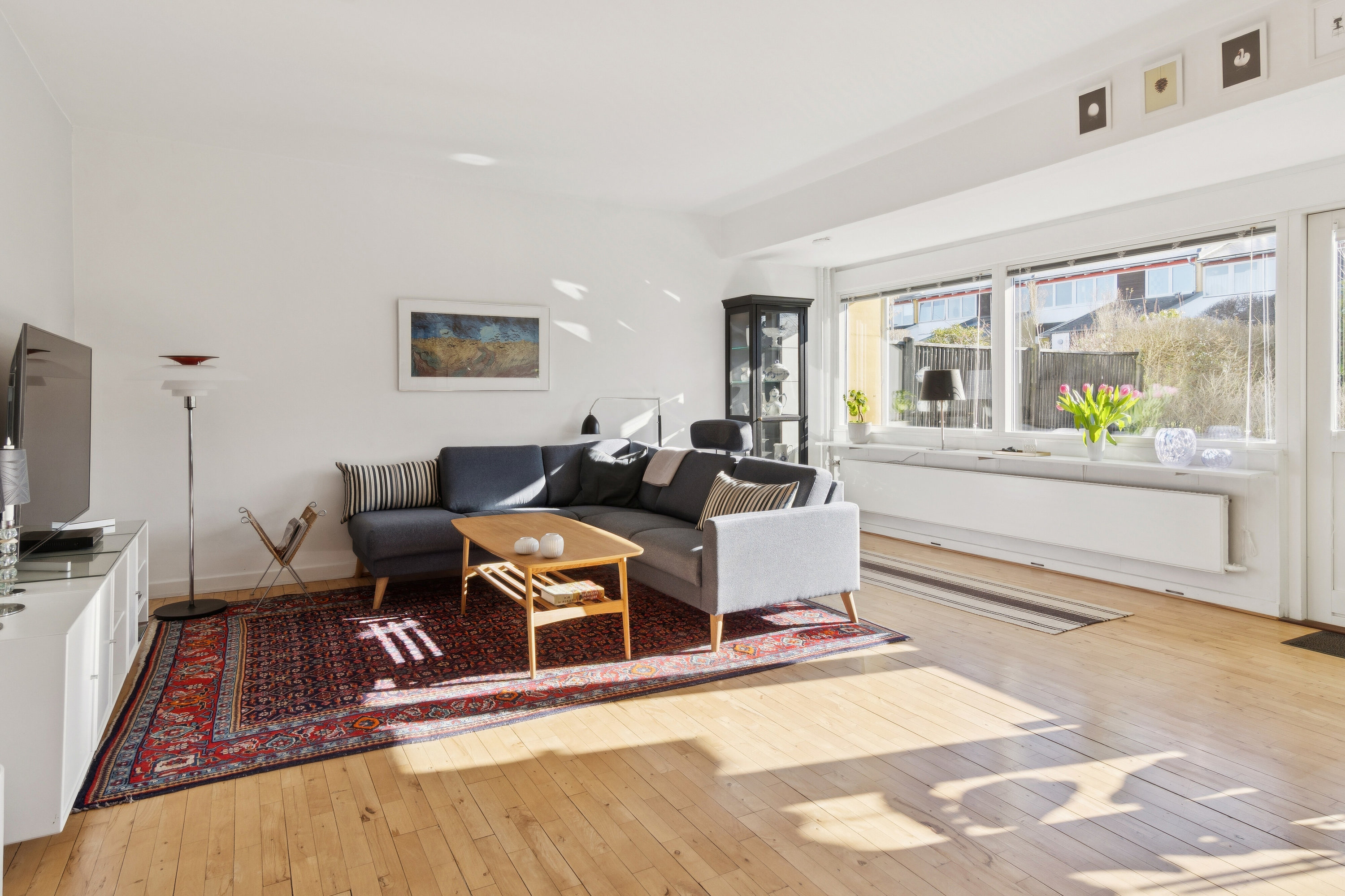 Fremhævet stue billede i fuldskærmstilstand. Billede af Åbrinken 92, 2830 Virum