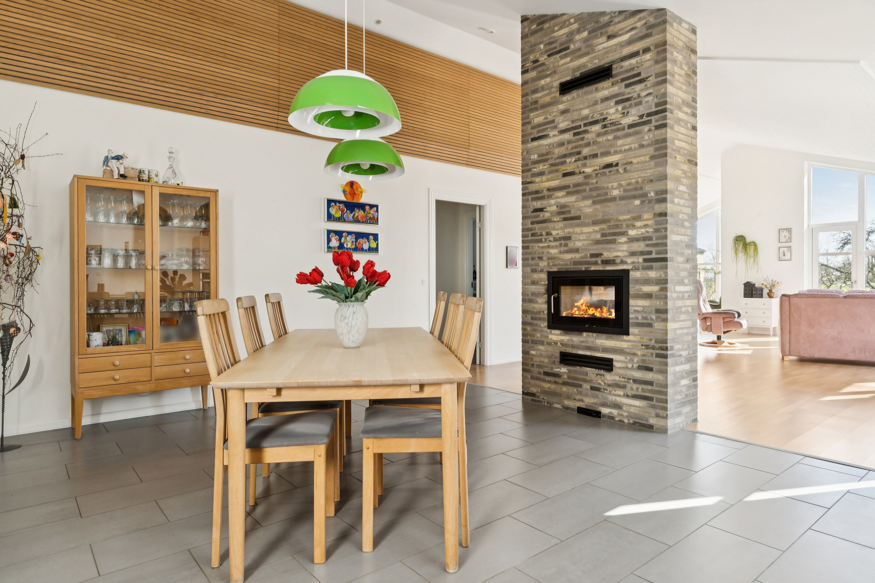 Fremhævet spisestue billede i fuldskærmstilstand. Billede af Søndertoft 51, Tørsbøl, 6300 Gråsten