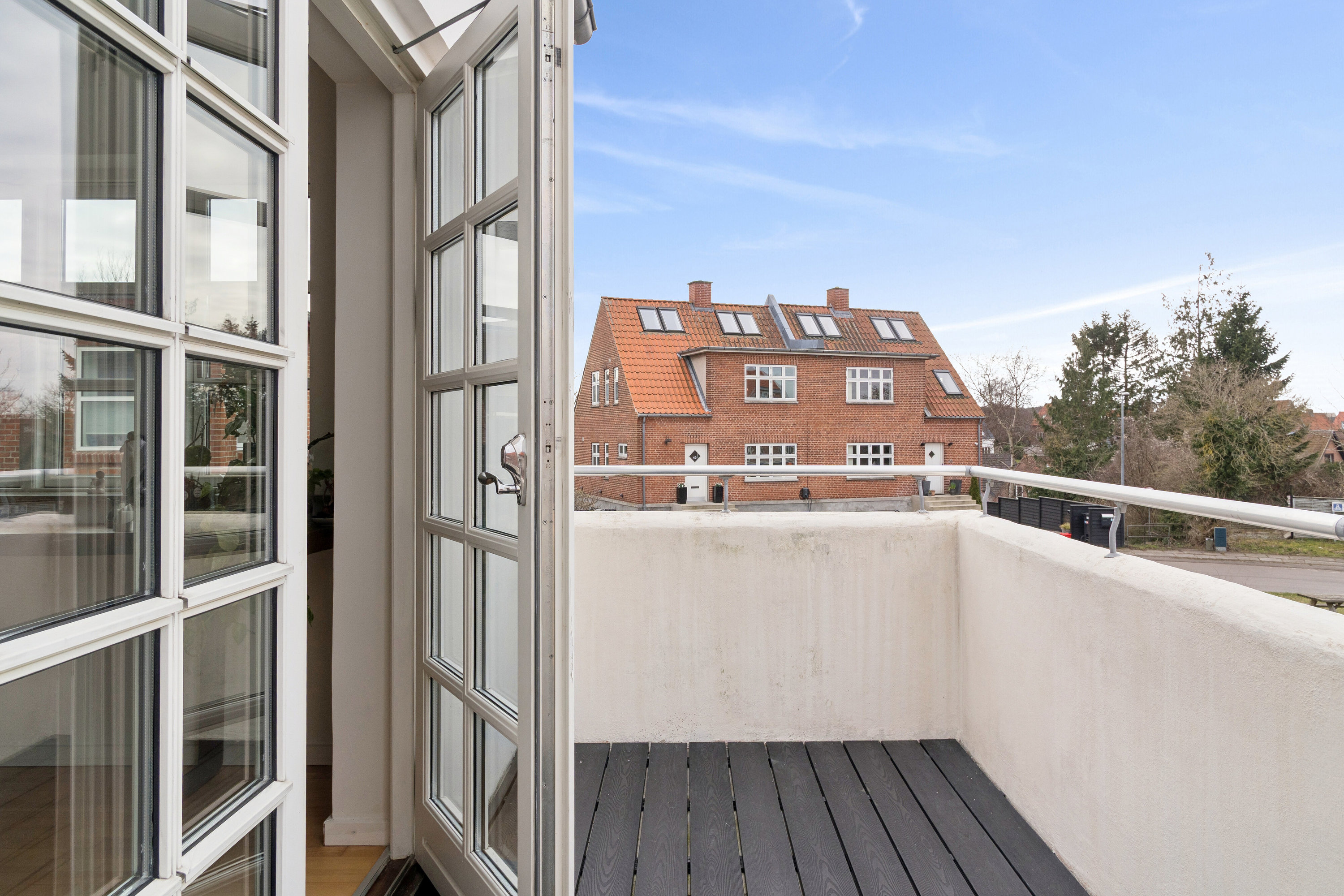 Fremhævet altan billede i fuldskærmstilstand. Billede af Reventlowsvej 37, 8260 Viby J