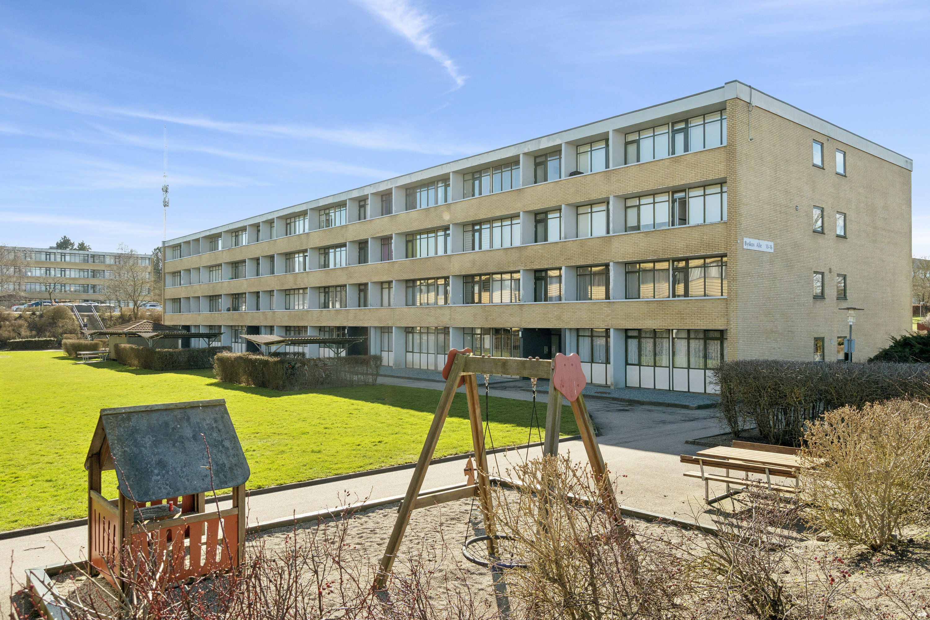 Fremhævet gårdmiljø billede i fuldskærmstilstand. Billede af Byskov Alle 14, 3. th., 4200 Slagelse