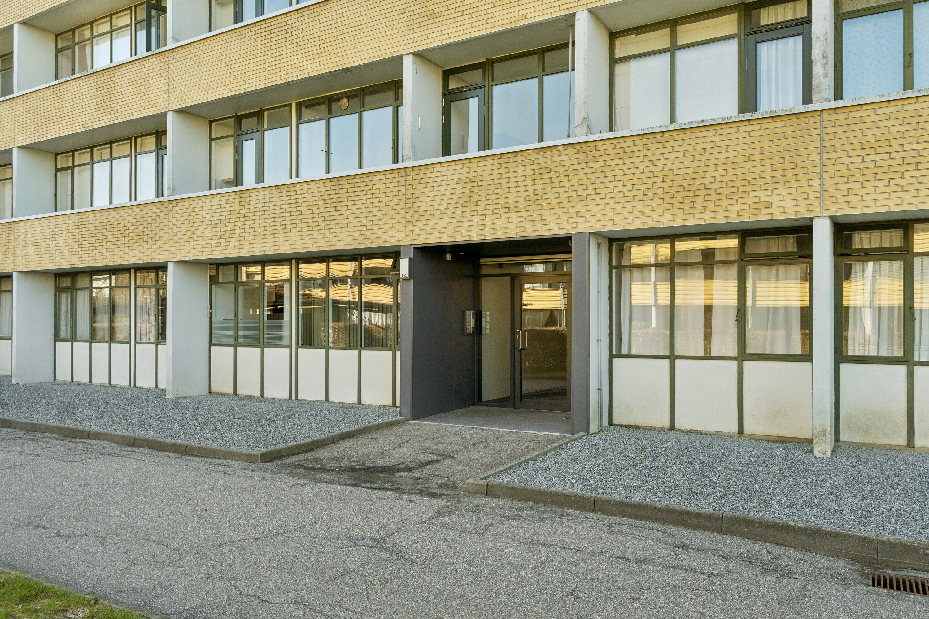 Fremhævet facade billede i fuldskærmstilstand. Billede af Byskov Alle 14, 3. th., 4200 Slagelse