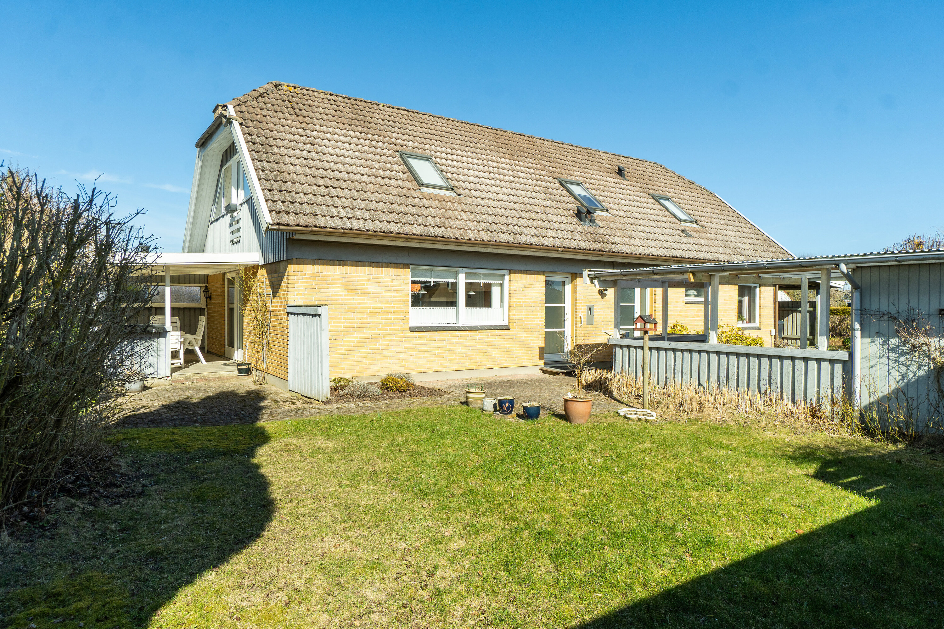 Fremhævet udendørs billede i fuldskærmstilstand. Billede af Højbuen 14, 4270 Høng