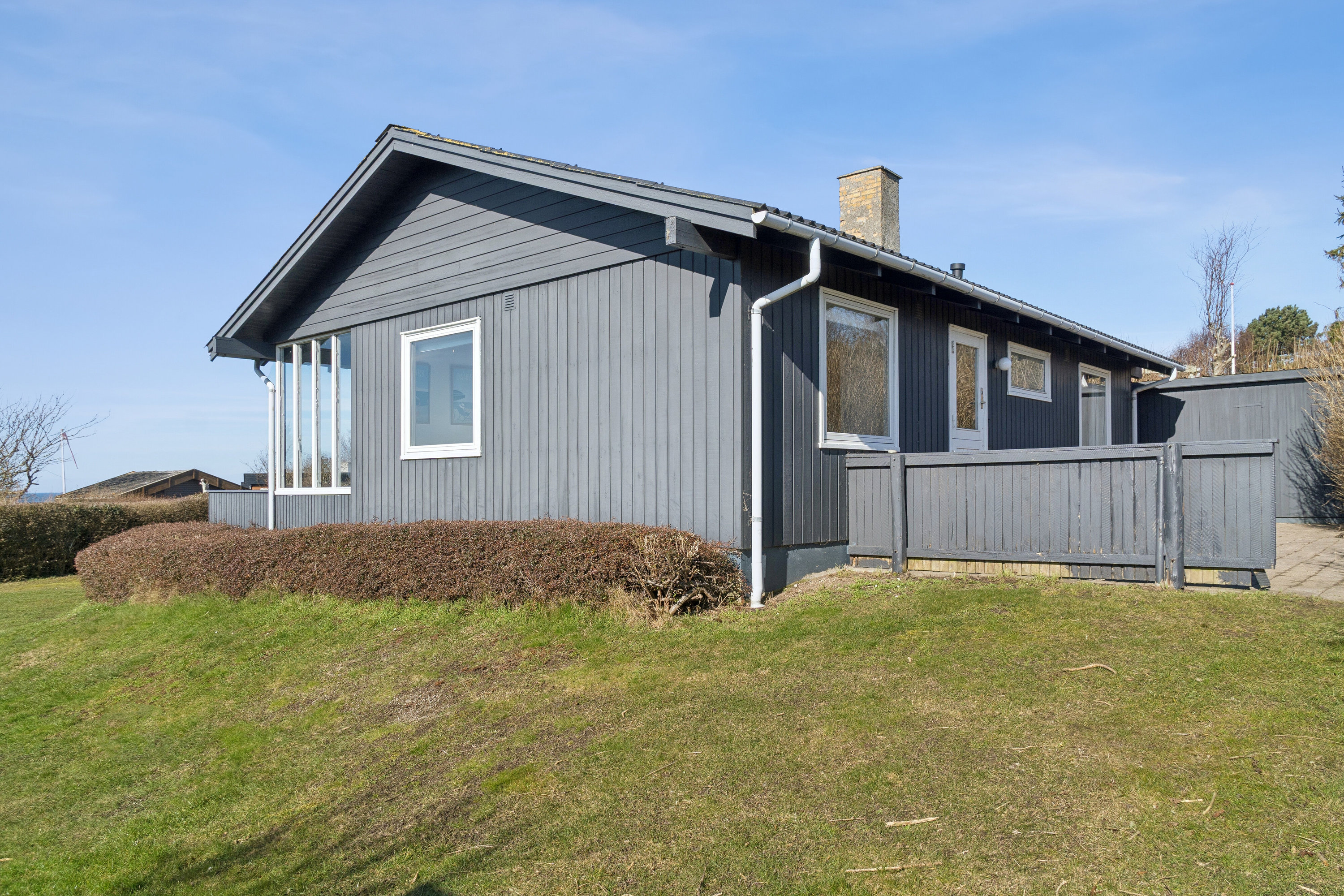 Fremhævet set fra haven billede i fuldskærmstilstand. Billede af Hjorthøjgårdsvej 14, Svallerup, 4400 Kalundborg