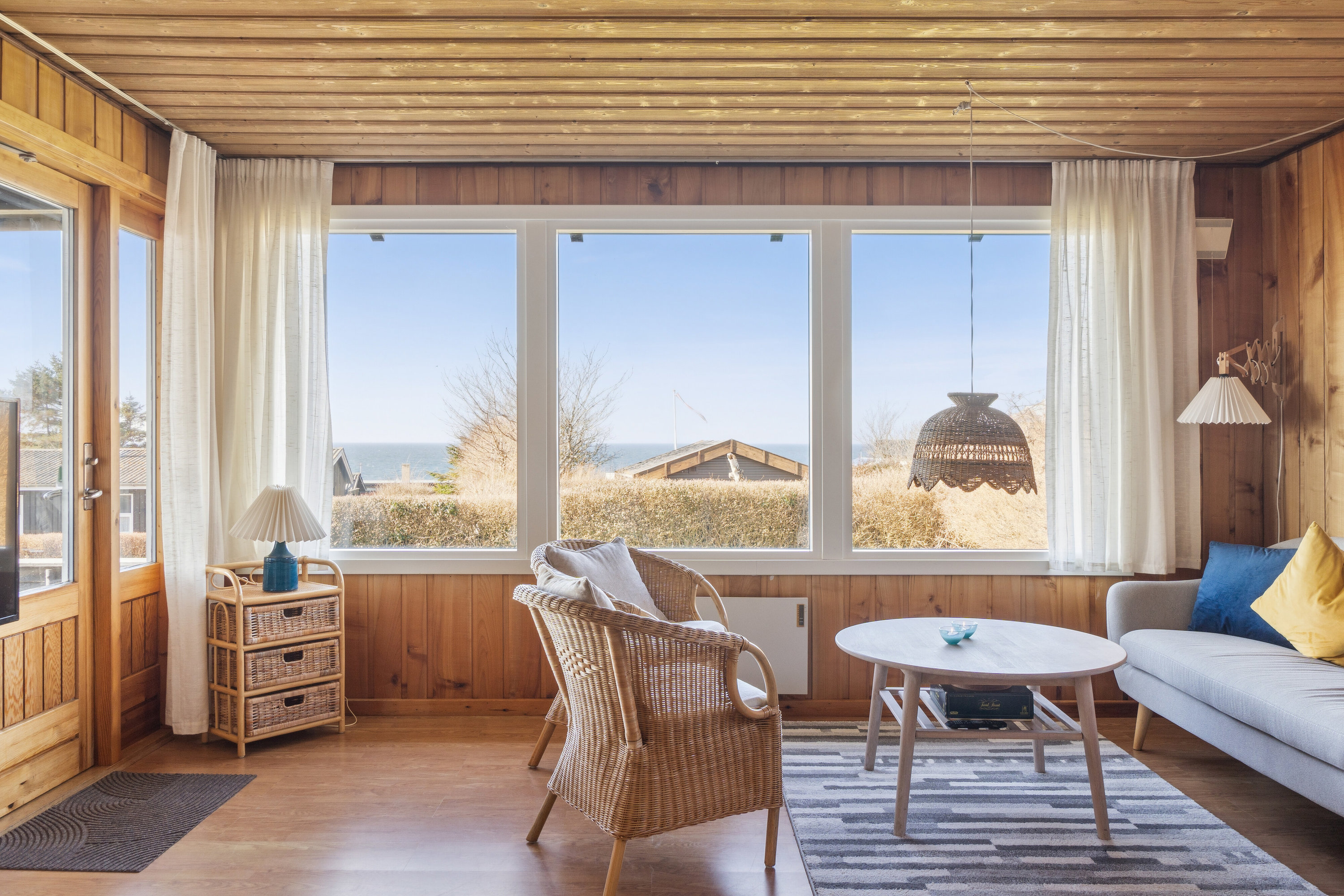 Fremhævet stue billede i fuldskærmstilstand. Billede af Hjorthøjgårdsvej 14, Svallerup, 4400 Kalundborg