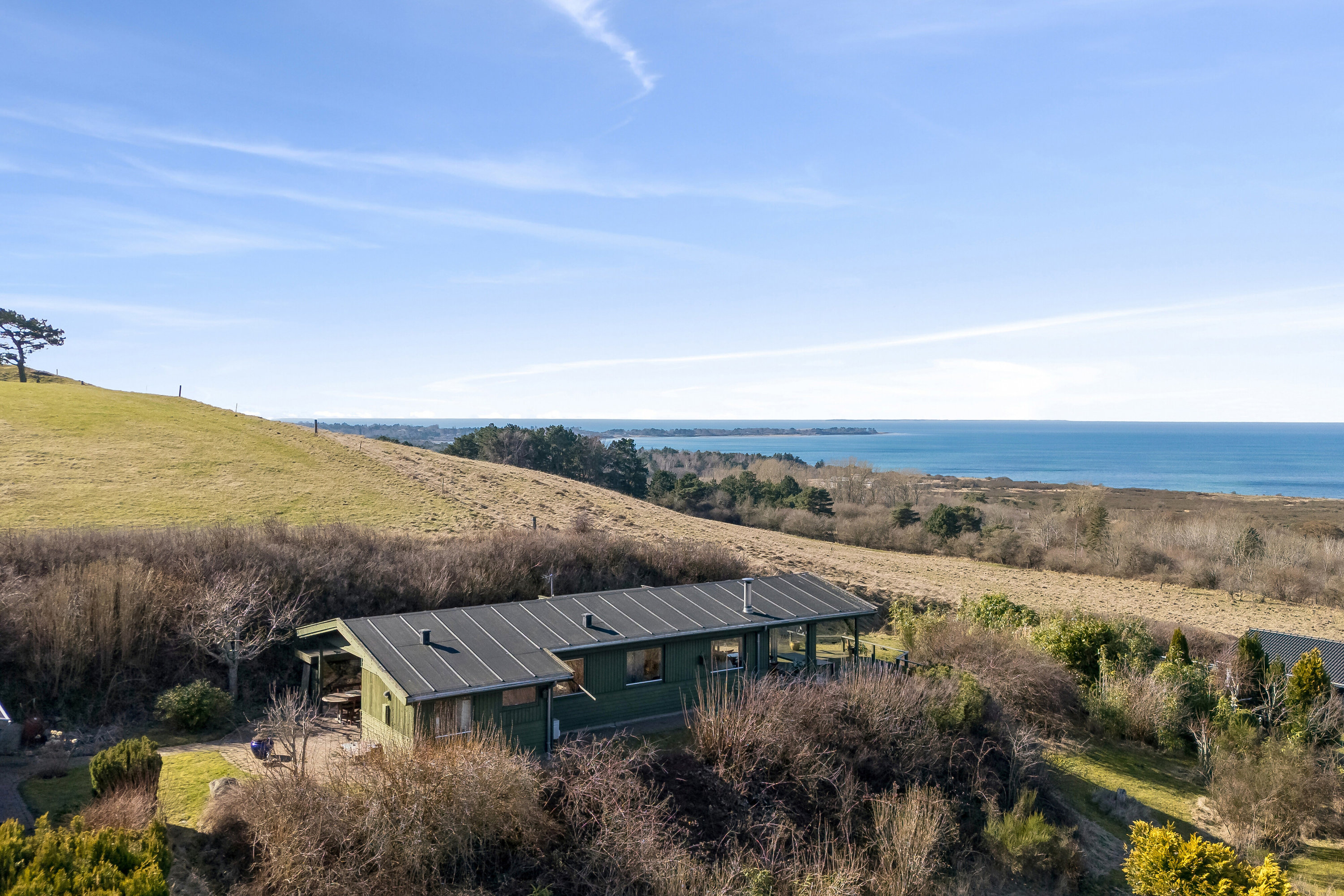 Fremhævet udendørs billede i fuldskærmstilstand. Billede af Varhøj 15, Veddinge, 4540 Fårevejle