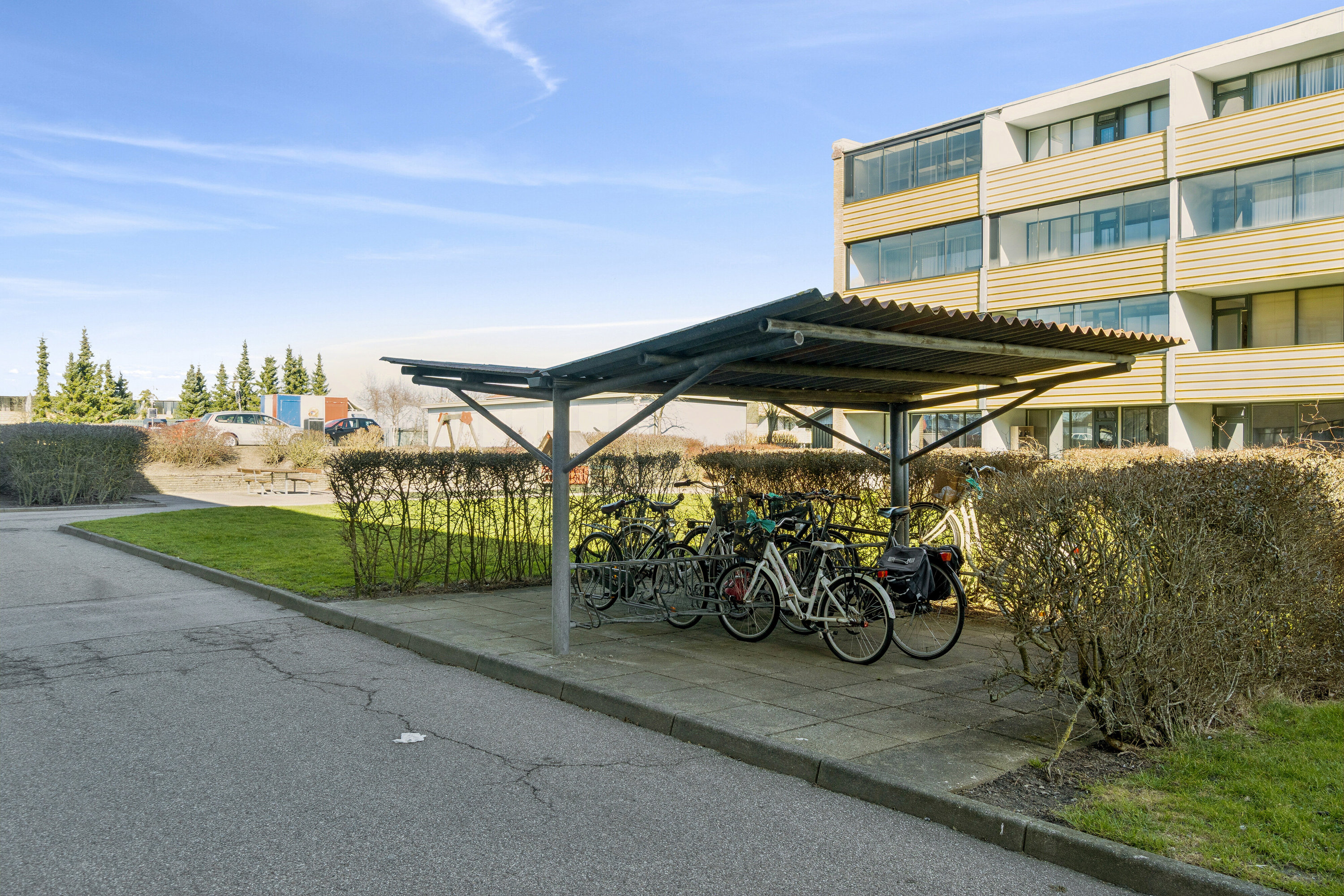 Fremhævet udendørs billede i fuldskærmstilstand. Billede af Byskov Alle 14, 3. th., 4200 Slagelse