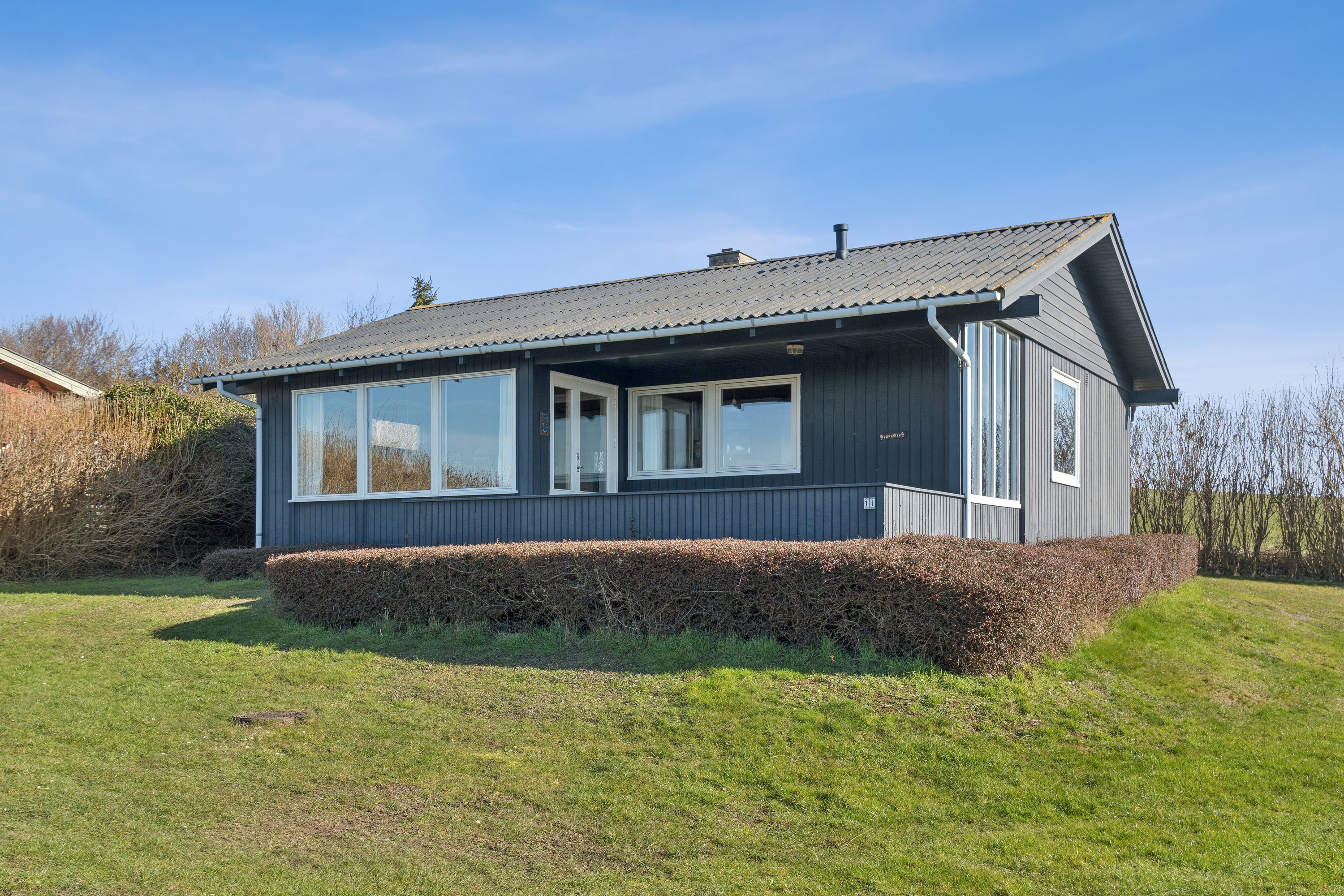 Fremhævet set fra haven billede i fuldskærmstilstand. Billede af Hjorthøjgårdsvej 14, Svallerup, 4400 Kalundborg