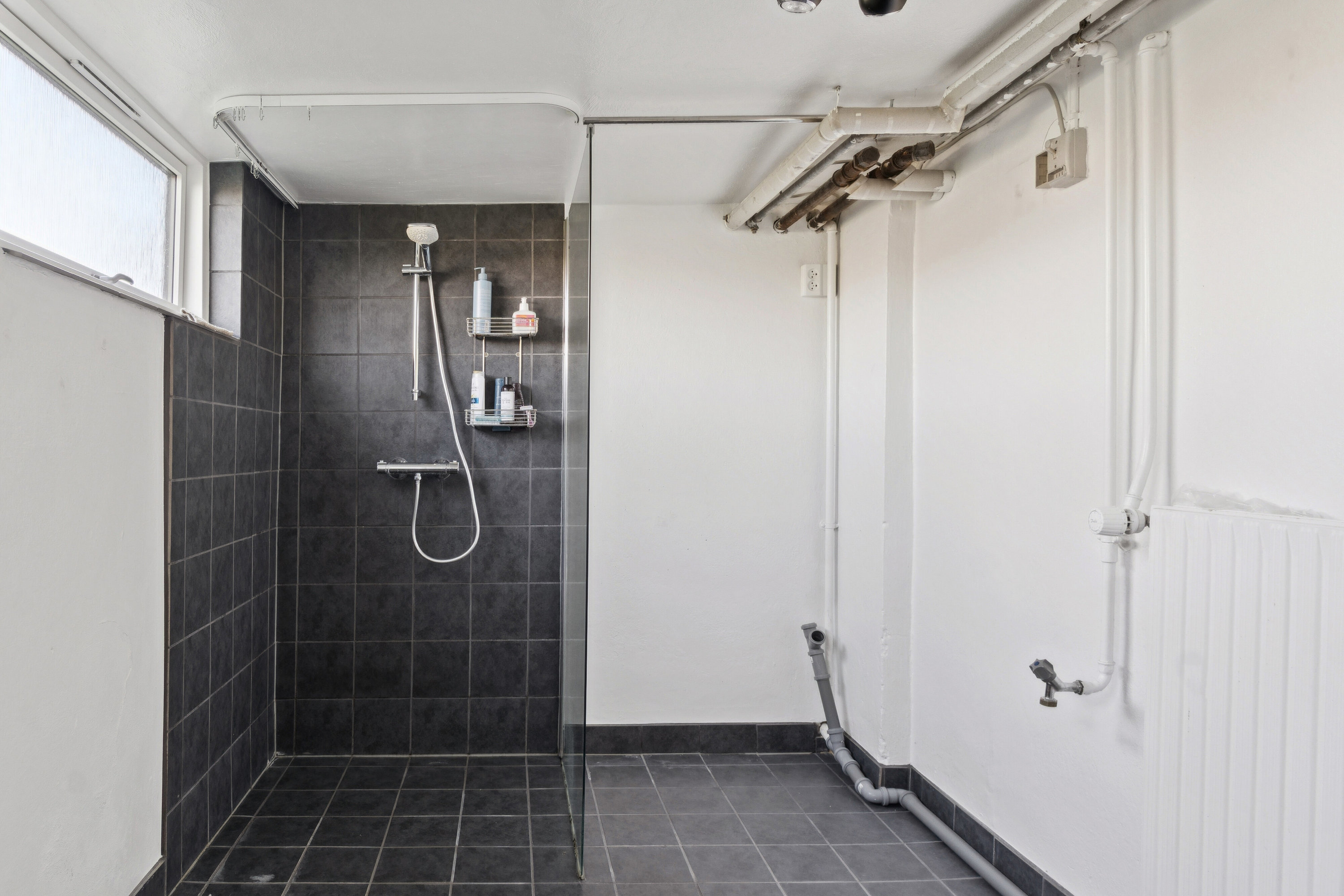 Fremhævet badeværelse billede i fuldskærmstilstand. Billede af Manøvej 10, 4700 Næstved