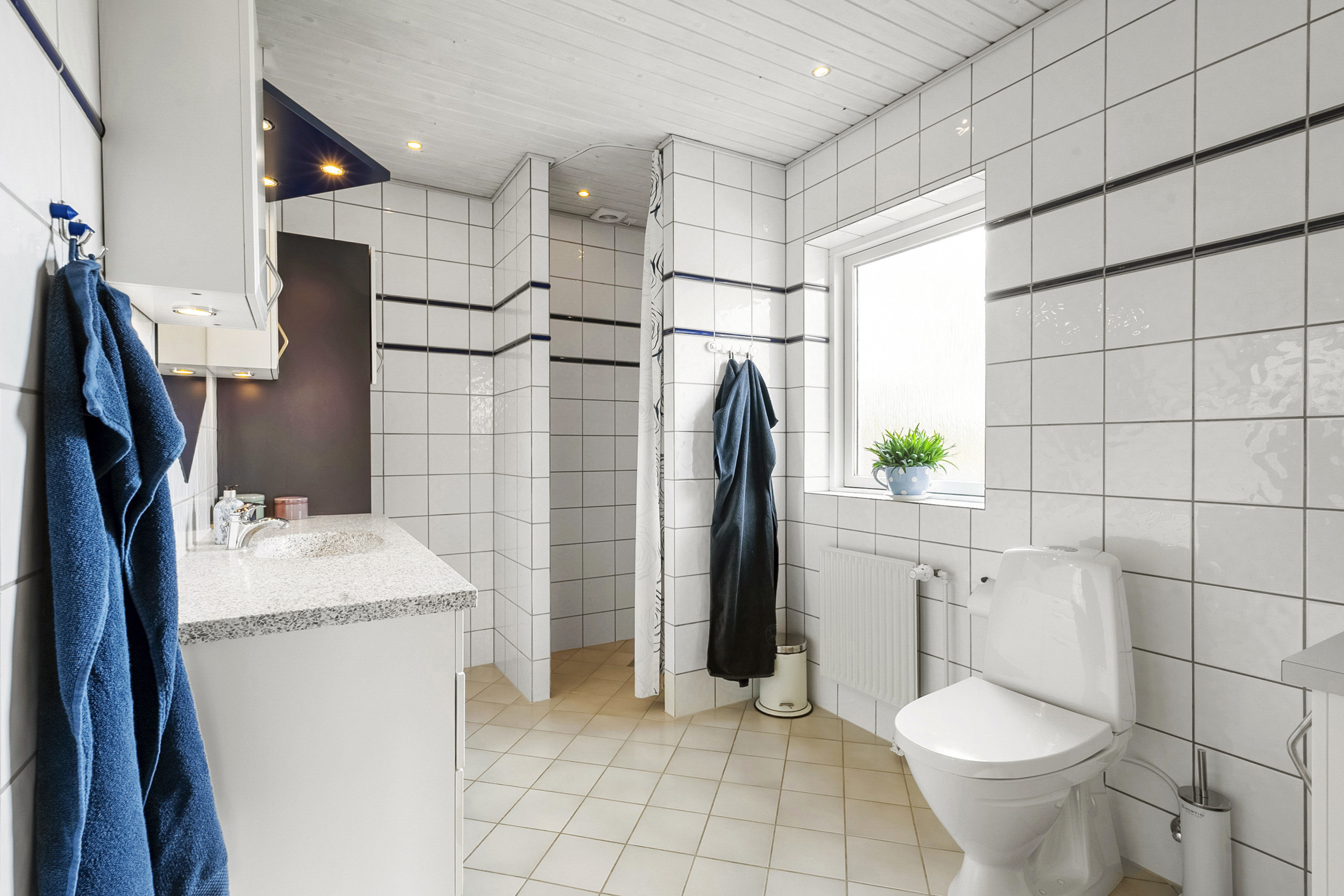 Fremhævet badeværelse billede i fuldskærmstilstand. Billede af H.C. Lumbyes Vej 151, Lumby, 5270 Odense N