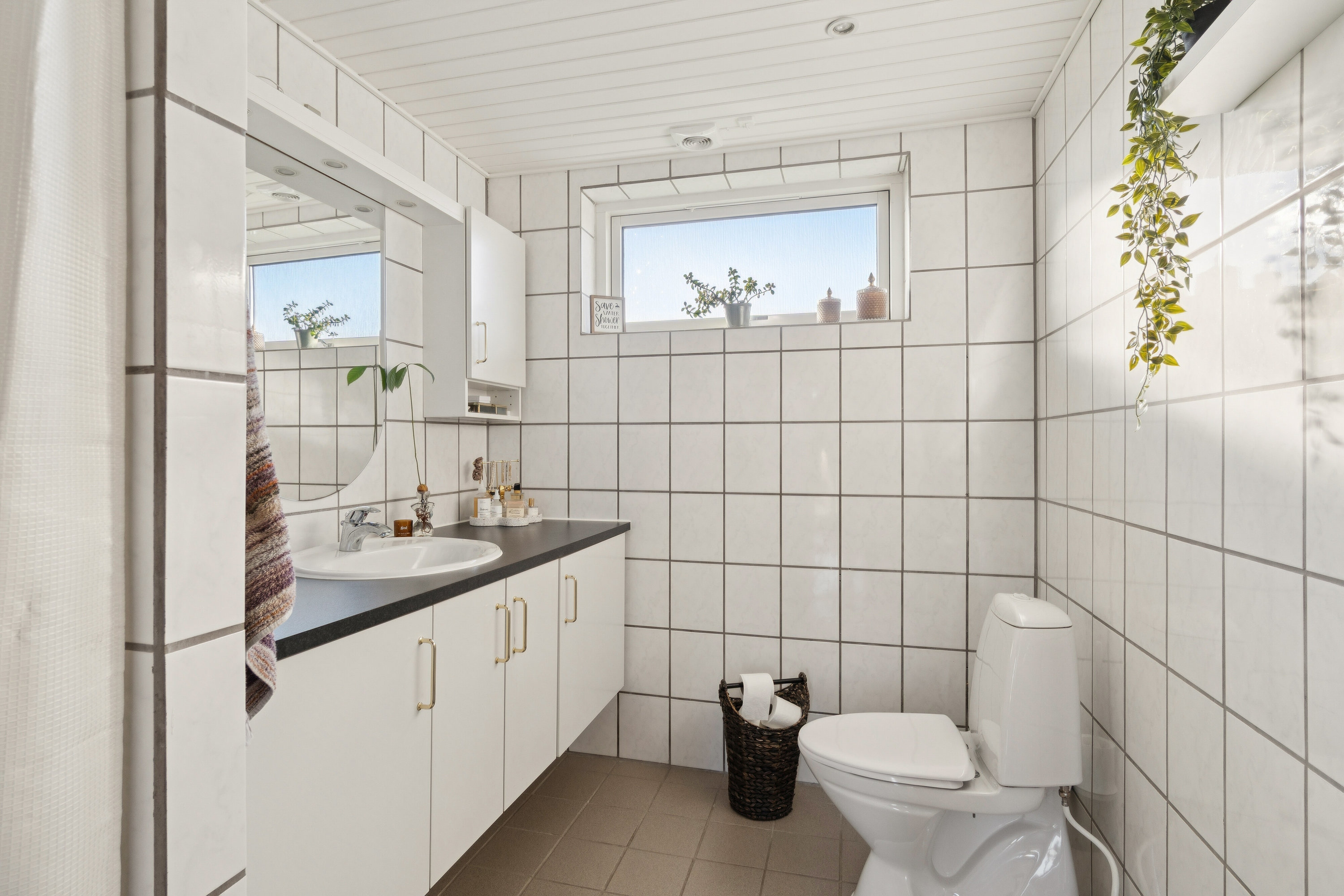 Fremhævet badeværelse billede i fuldskærmstilstand. Billede af Nørrevangen 17, 4550 Asnæs