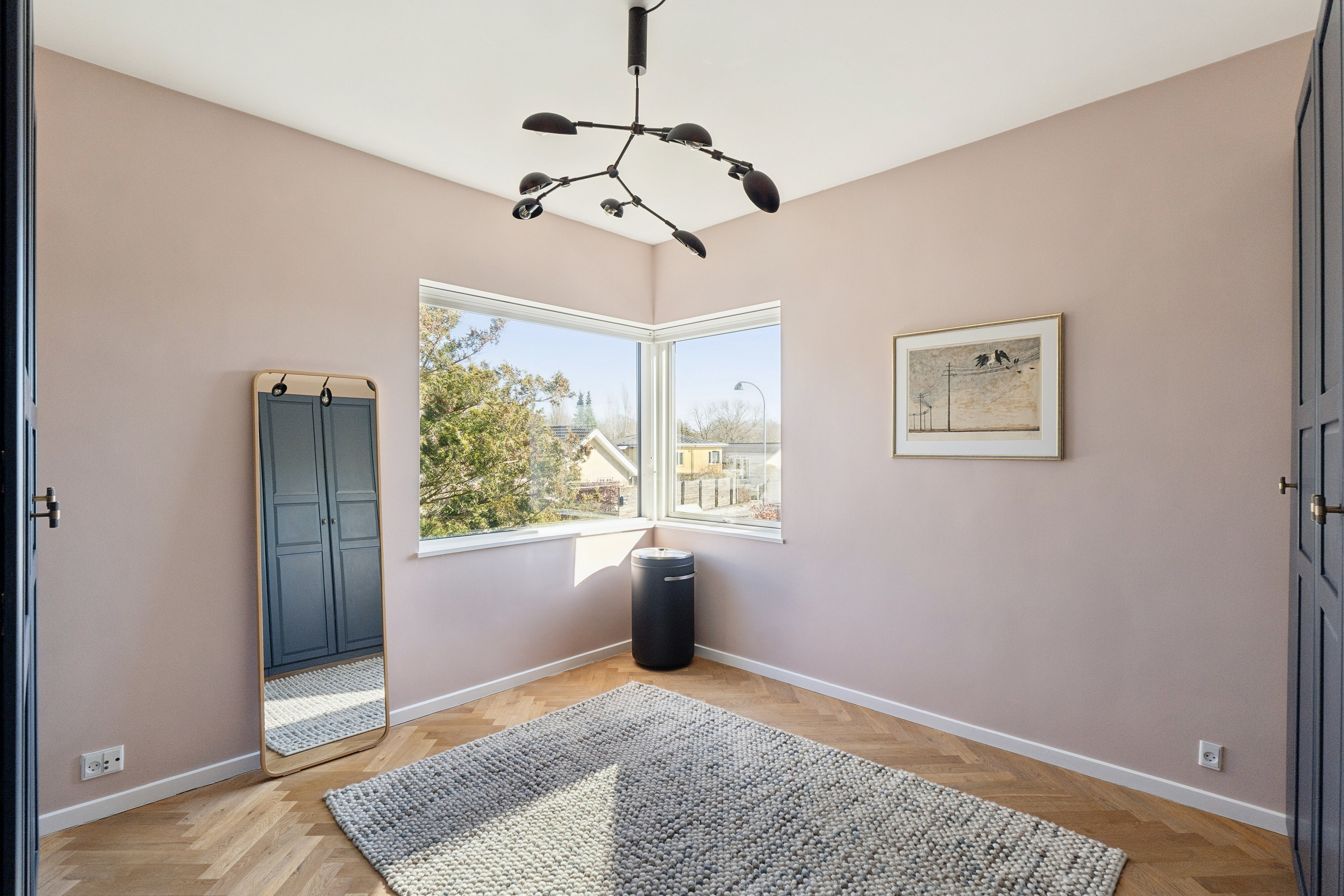 Fremhævet soveværelse billede i fuldskærmstilstand. Billede af Karise Alle 5, 2650 Hvidovre