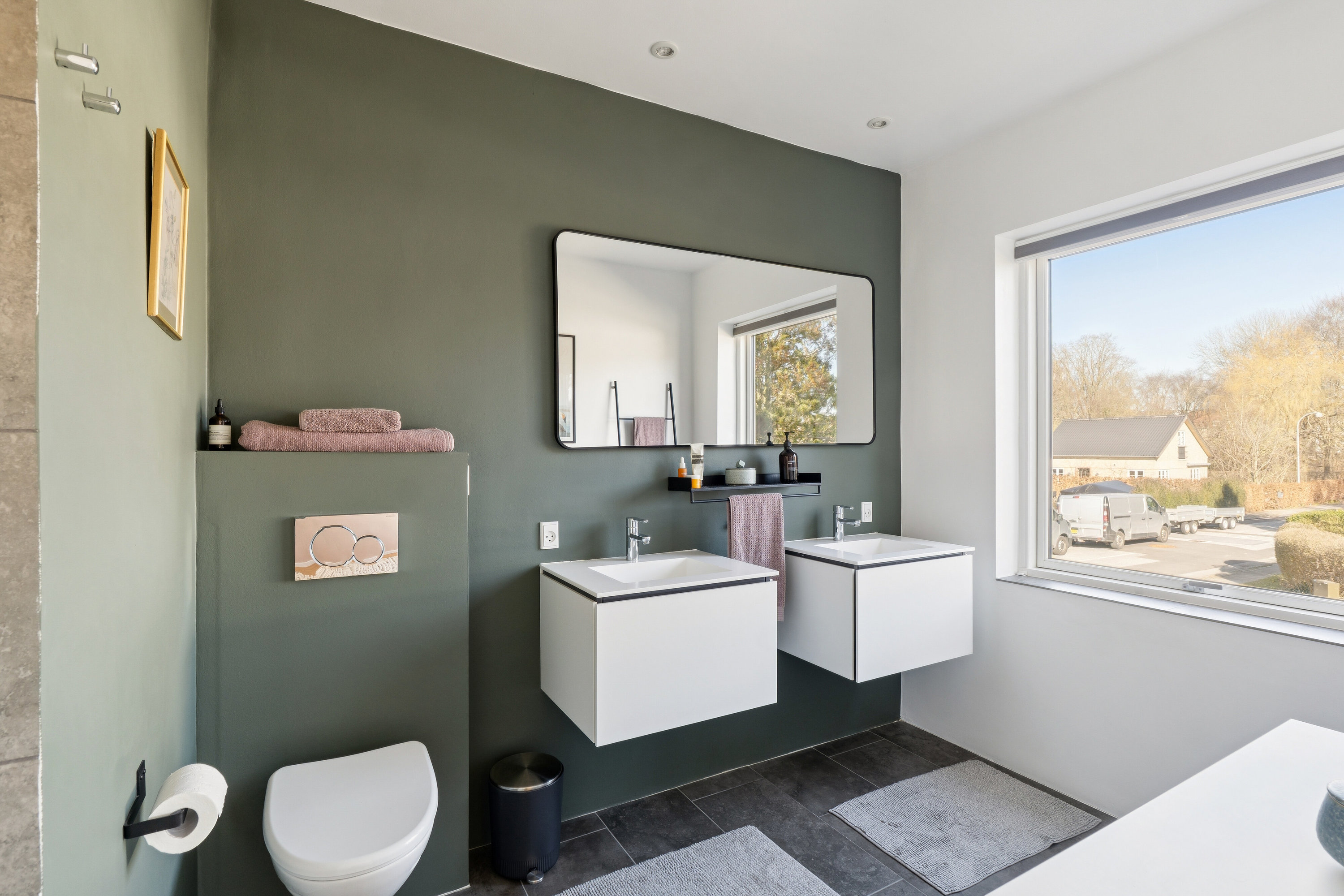 Fremhævet badeværelse billede i fuldskærmstilstand. Billede af Karise Alle 5, 2650 Hvidovre