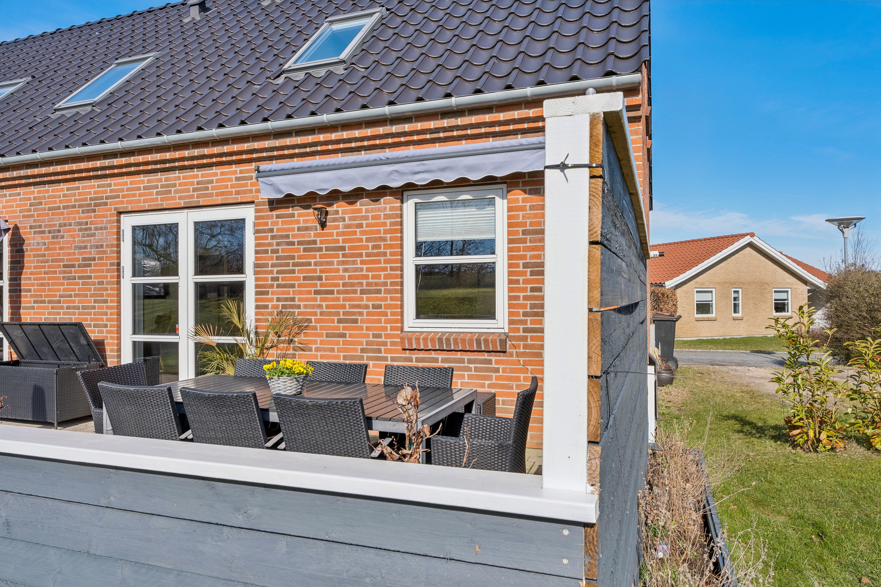 Fremhævet set fra haven billede i fuldskærmstilstand. Billede af Saturnvej 24, 4200 Slagelse