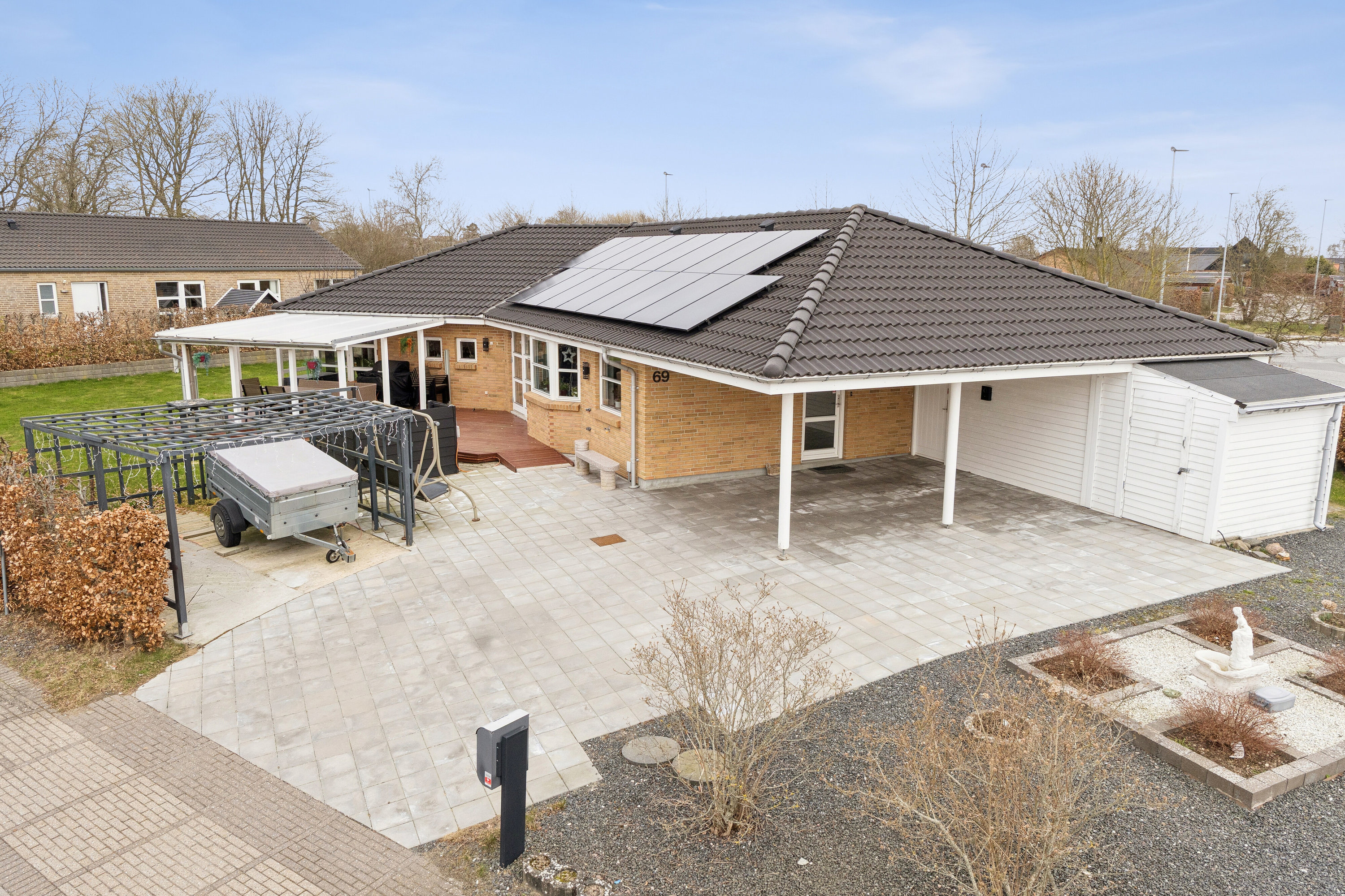 Fremhævet set fra vejen billede i fuldskærmstilstand. Billede af Ketting Parkvej 69, 8462 Harlev J