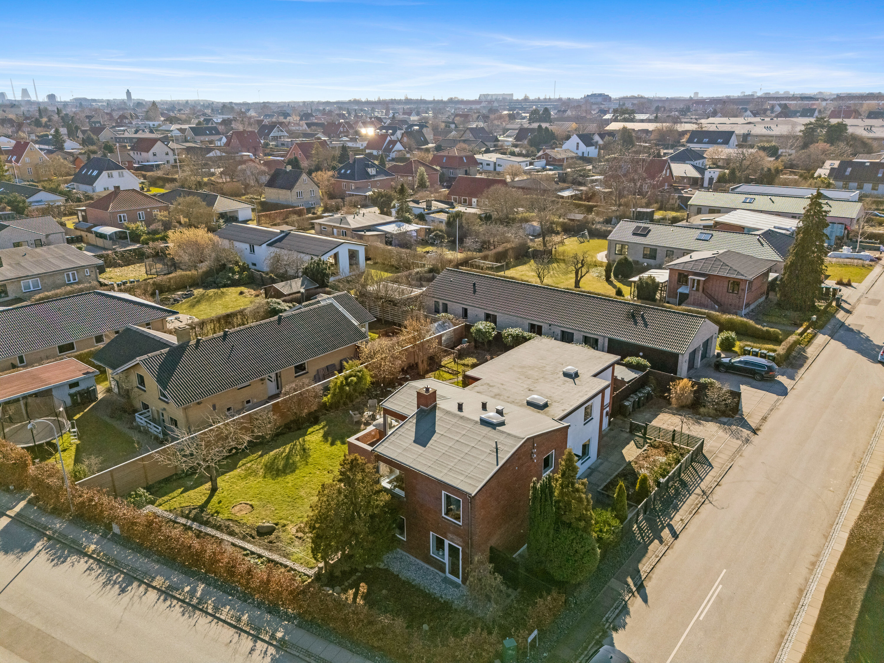 Fremhævet luftfoto billede i fuldskærmstilstand. Billede af Karise Alle 5, 2650 Hvidovre