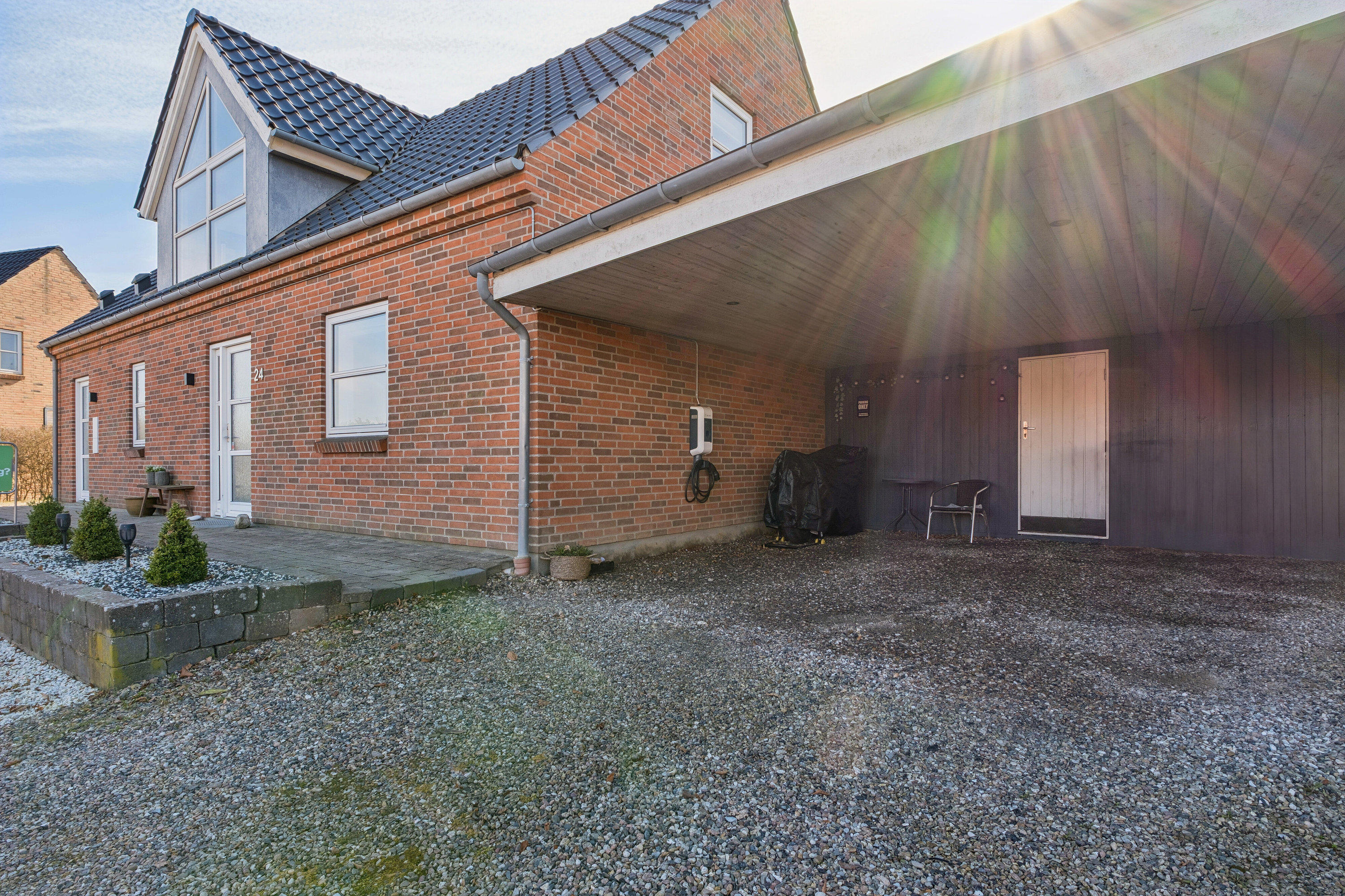 Fremhævet set fra vejen billede i fuldskærmstilstand. Billede af Saturnvej 24, 4200 Slagelse