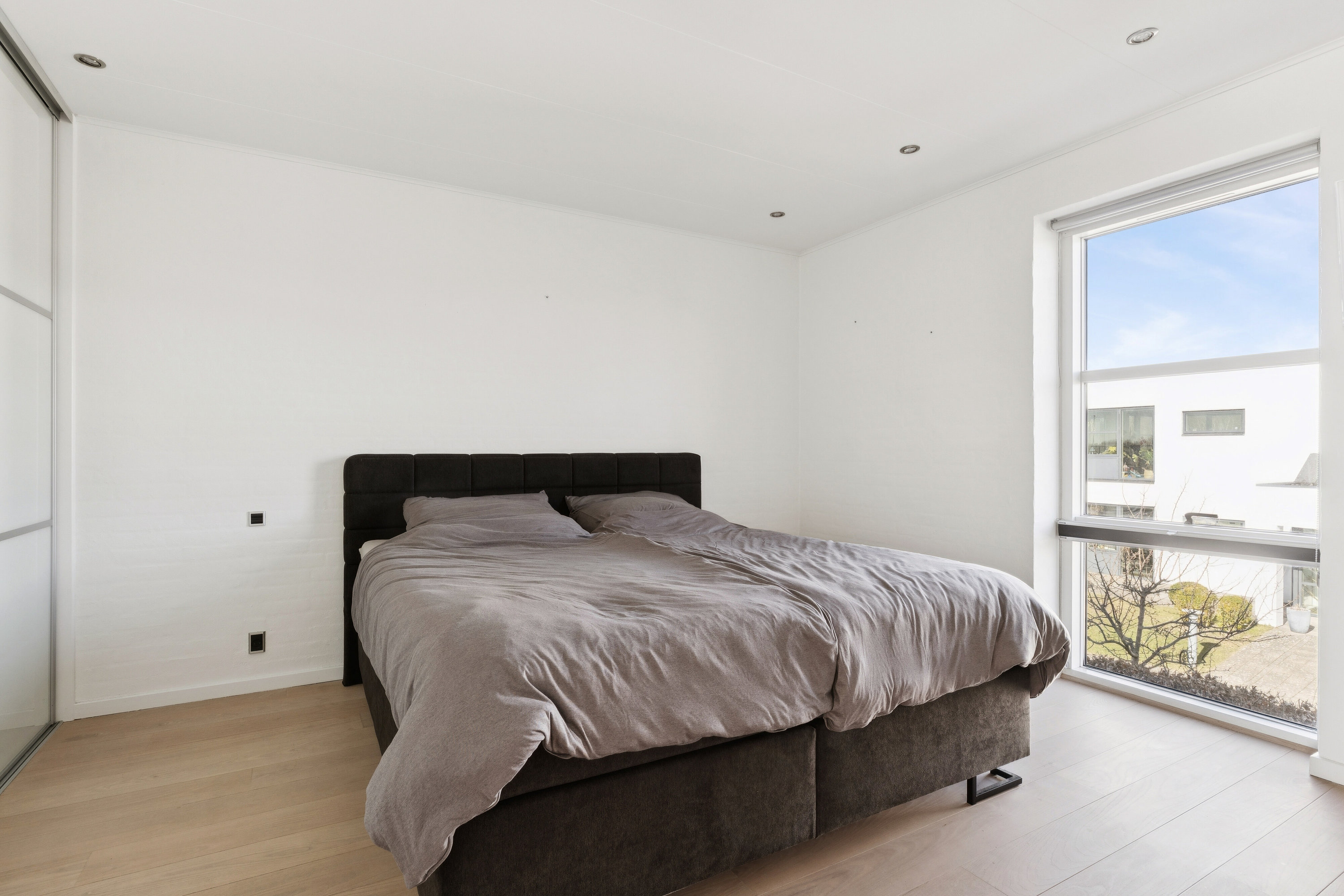 Fremhævet soveværelse billede i fuldskærmstilstand. Billede af Bakkegårdsvej 29, Kollund, 6340 Kruså