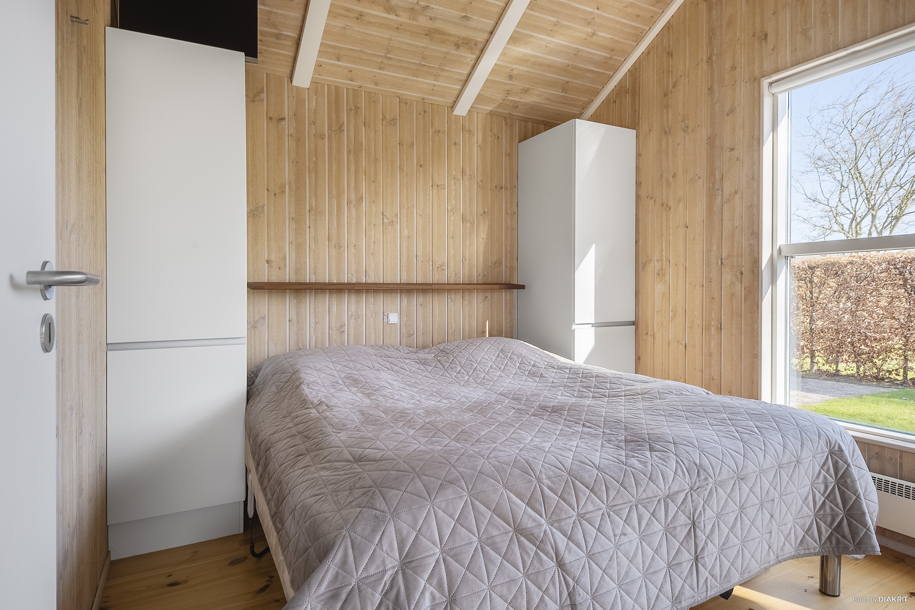 Fremhævet soveværelse billede i fuldskærmstilstand. Billede af Engagervej 47, Dyngby Strand, 8300 Odder