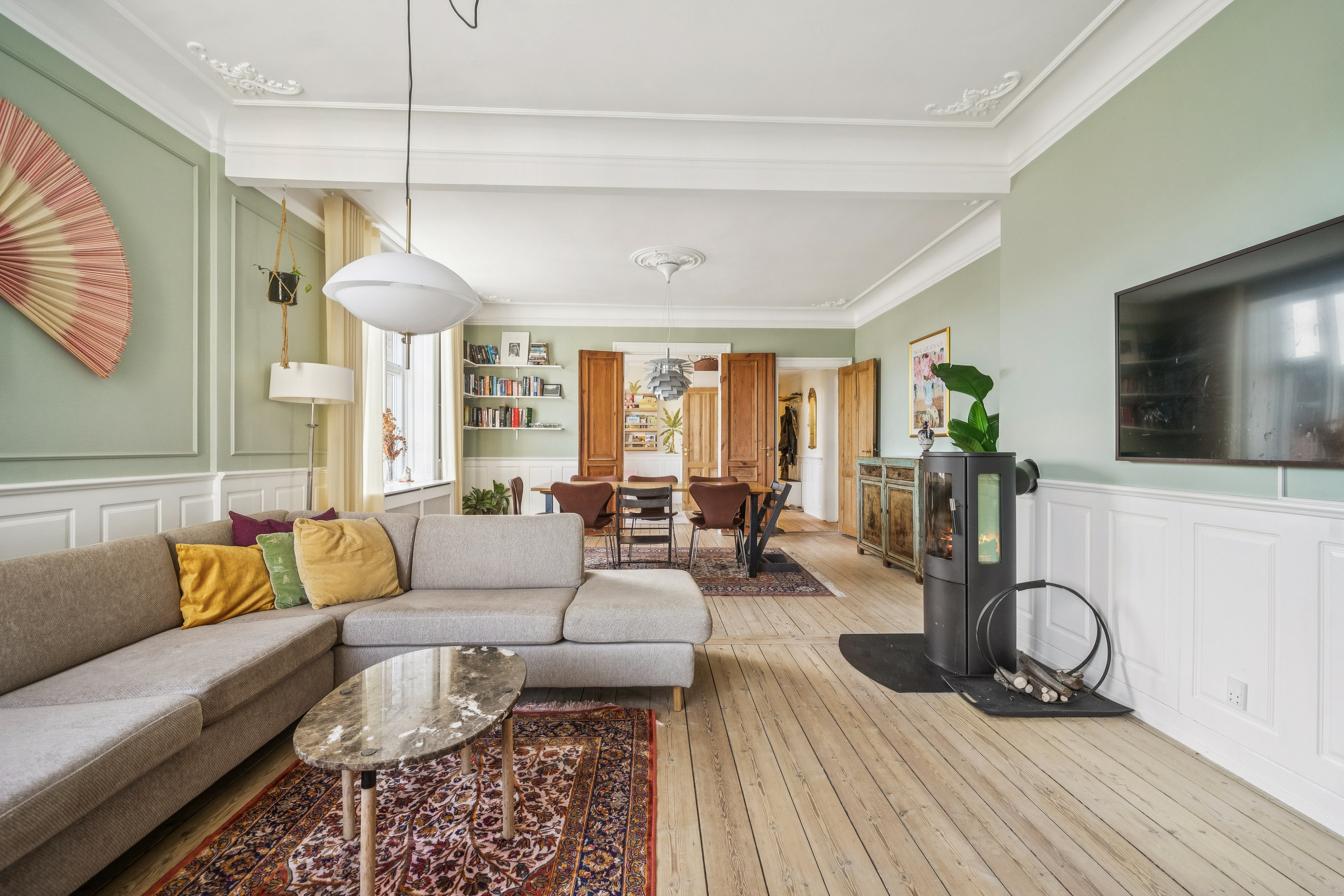 Fremhævet stue billede i fuldskærmstilstand. Billede af Steenstrups Alle 7, 3. th., 1924 Frederiksberg C