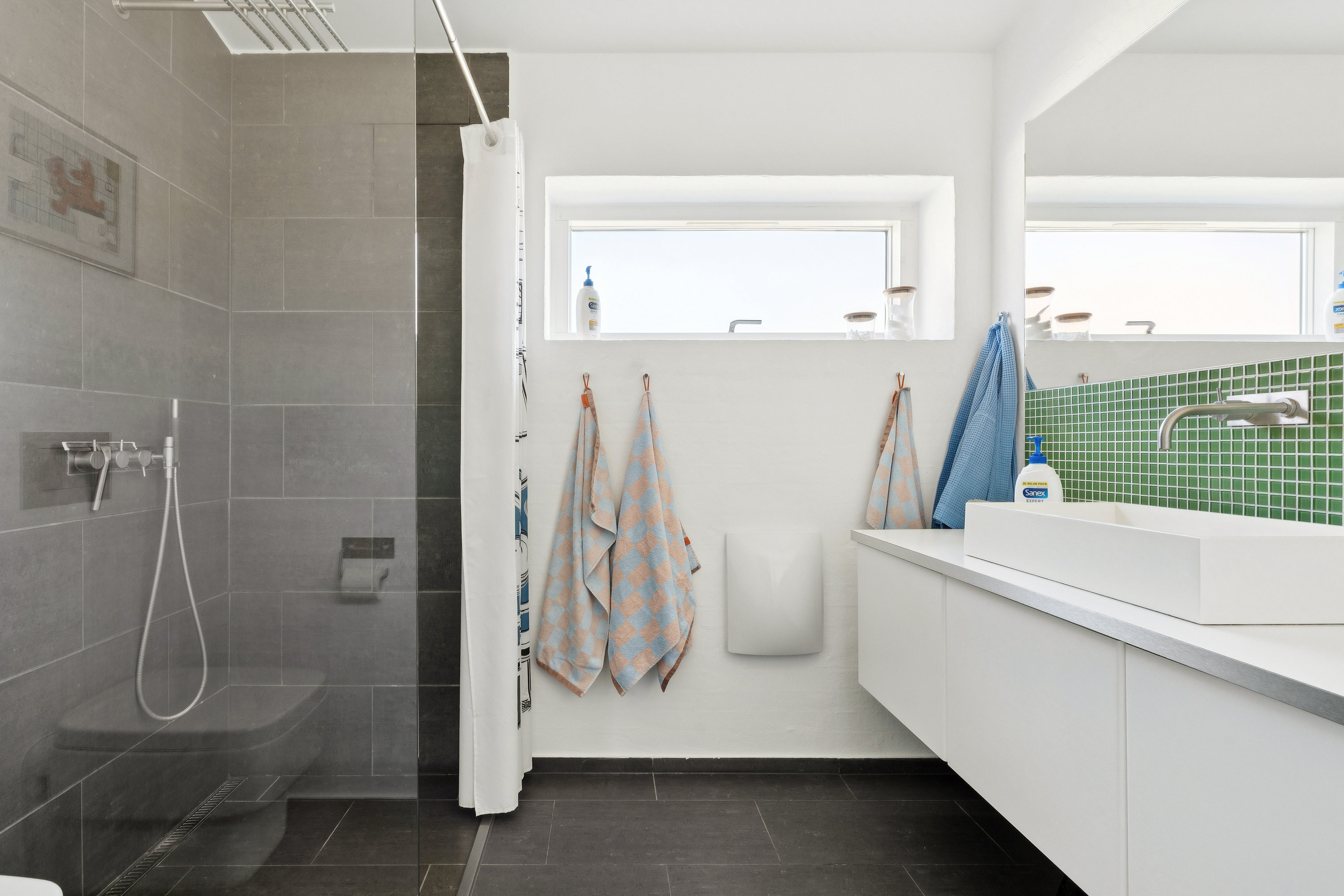 Fremhævet badeværelse billede i fuldskærmstilstand. Billede af Vester Alle 2, 9520 Skørping