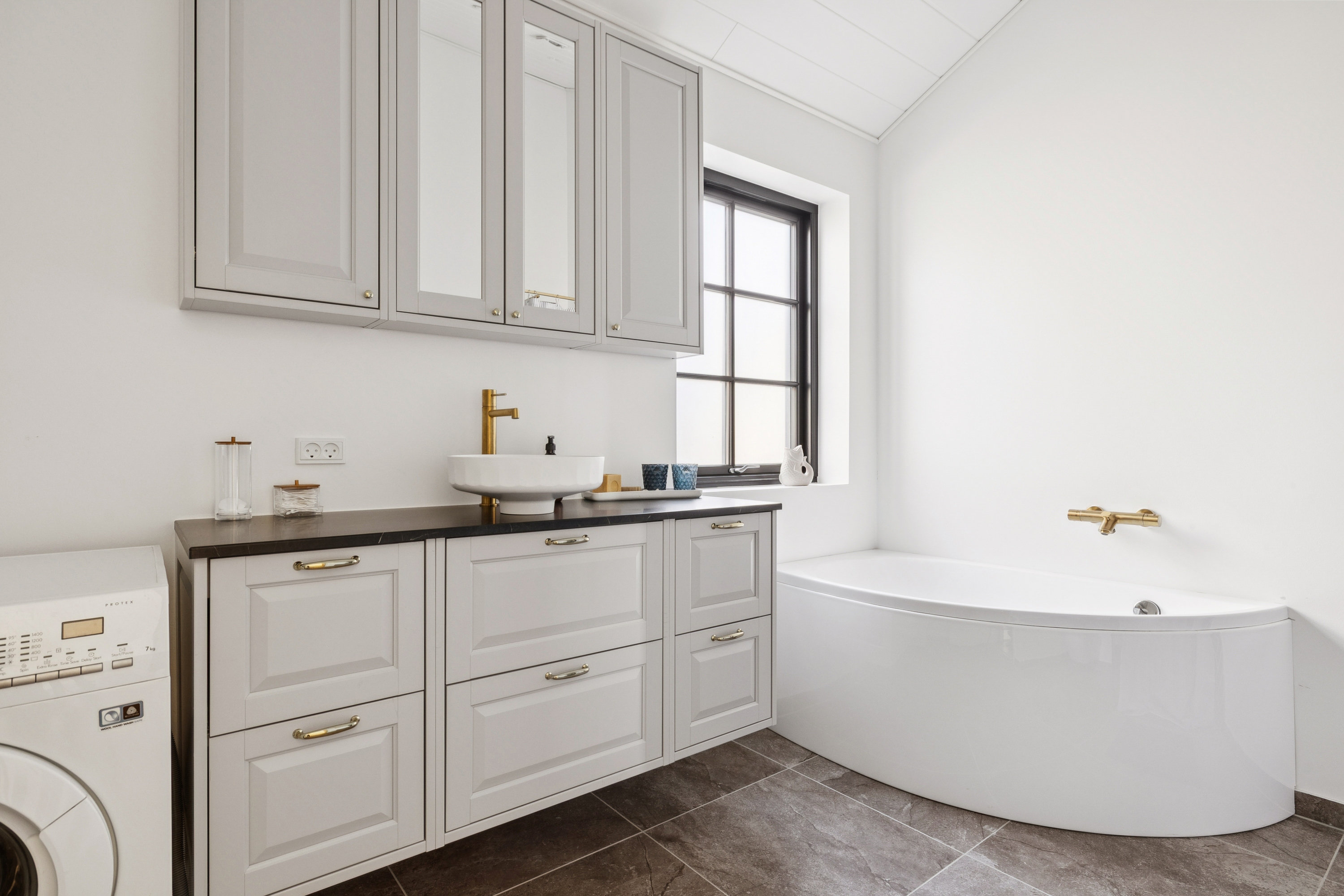 Fremhævet badeværelse billede i fuldskærmstilstand. Billede af Stenkisten 64, Øster Hurup, 9560 Hadsund