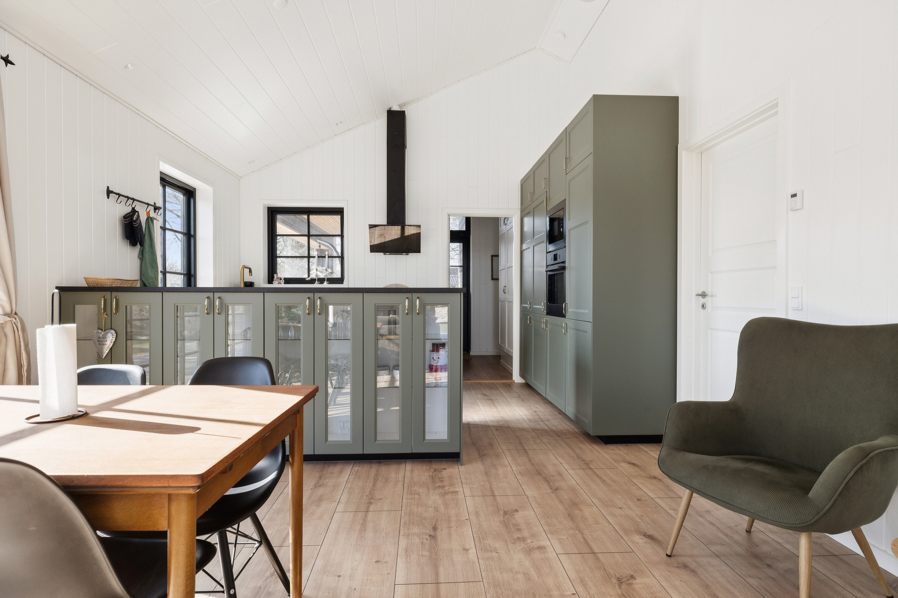 Fremhævet stue billede i fuldskærmstilstand. Billede af Stenkisten 64, Øster Hurup, 9560 Hadsund