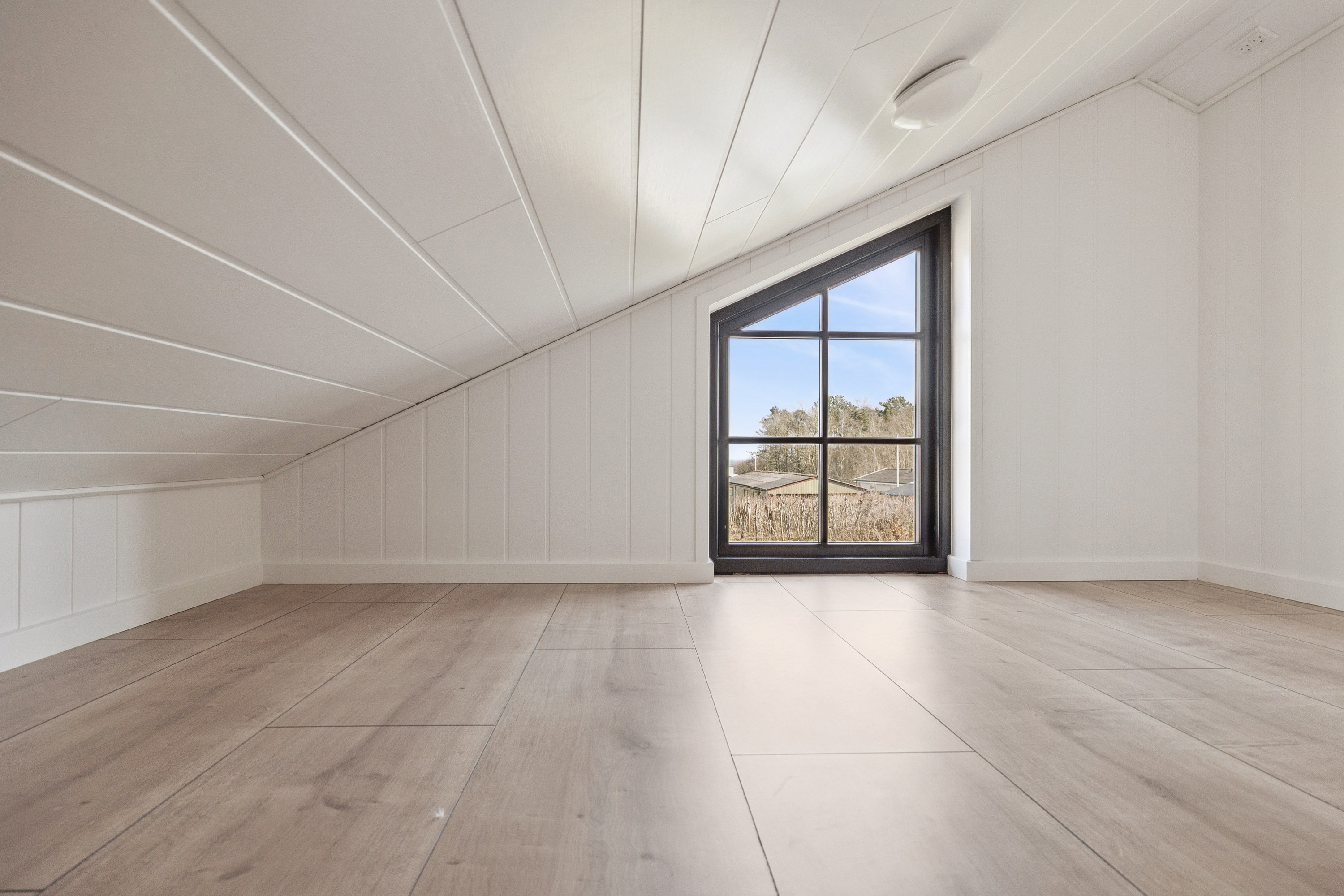 Fremhævet stue billede i fuldskærmstilstand. Billede af Stenkisten 64, Øster Hurup, 9560 Hadsund