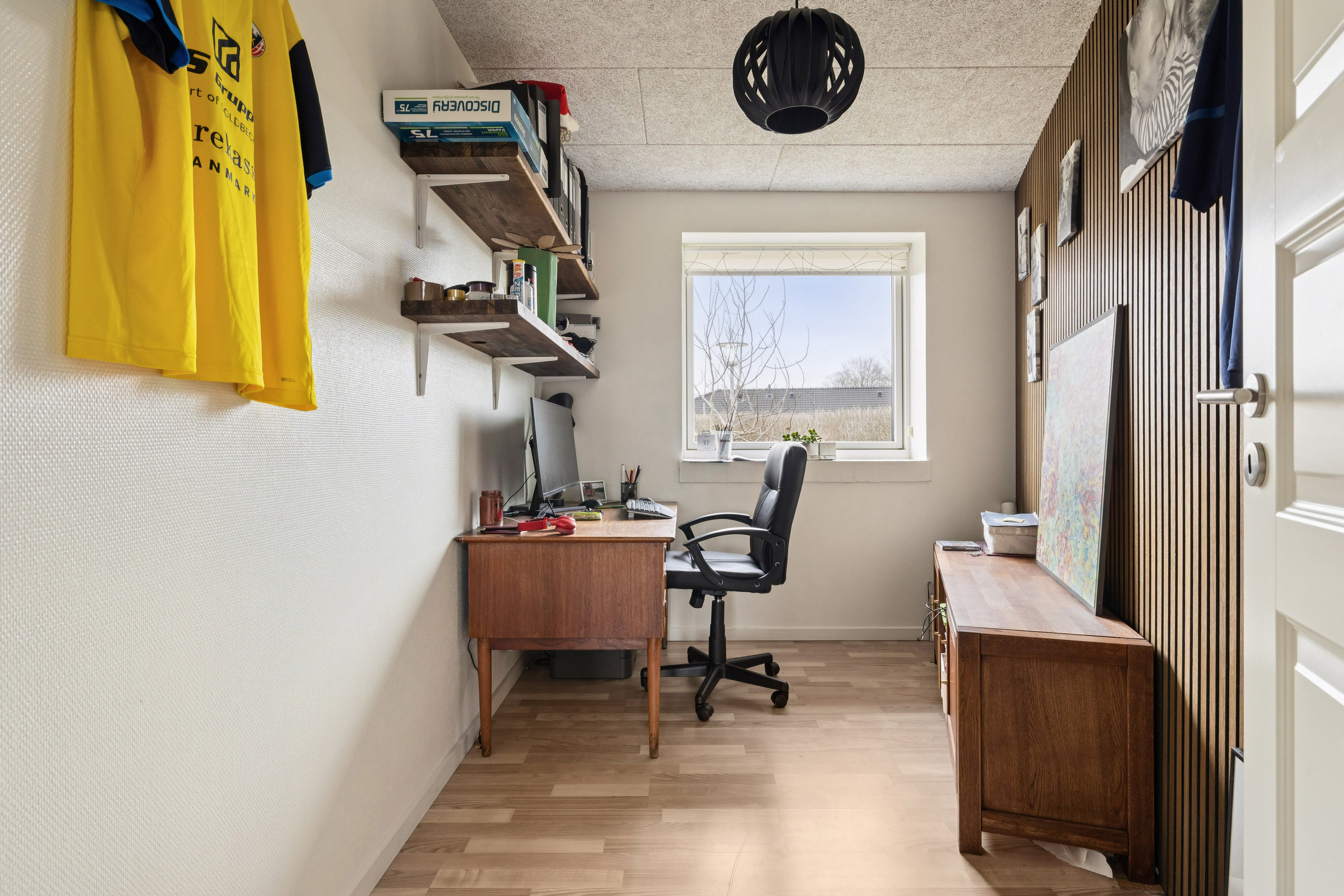 Fremhævet kontor billede i fuldskærmstilstand. Billede af Bavnehøjvej 2, Valsgård, 9500 Hobro