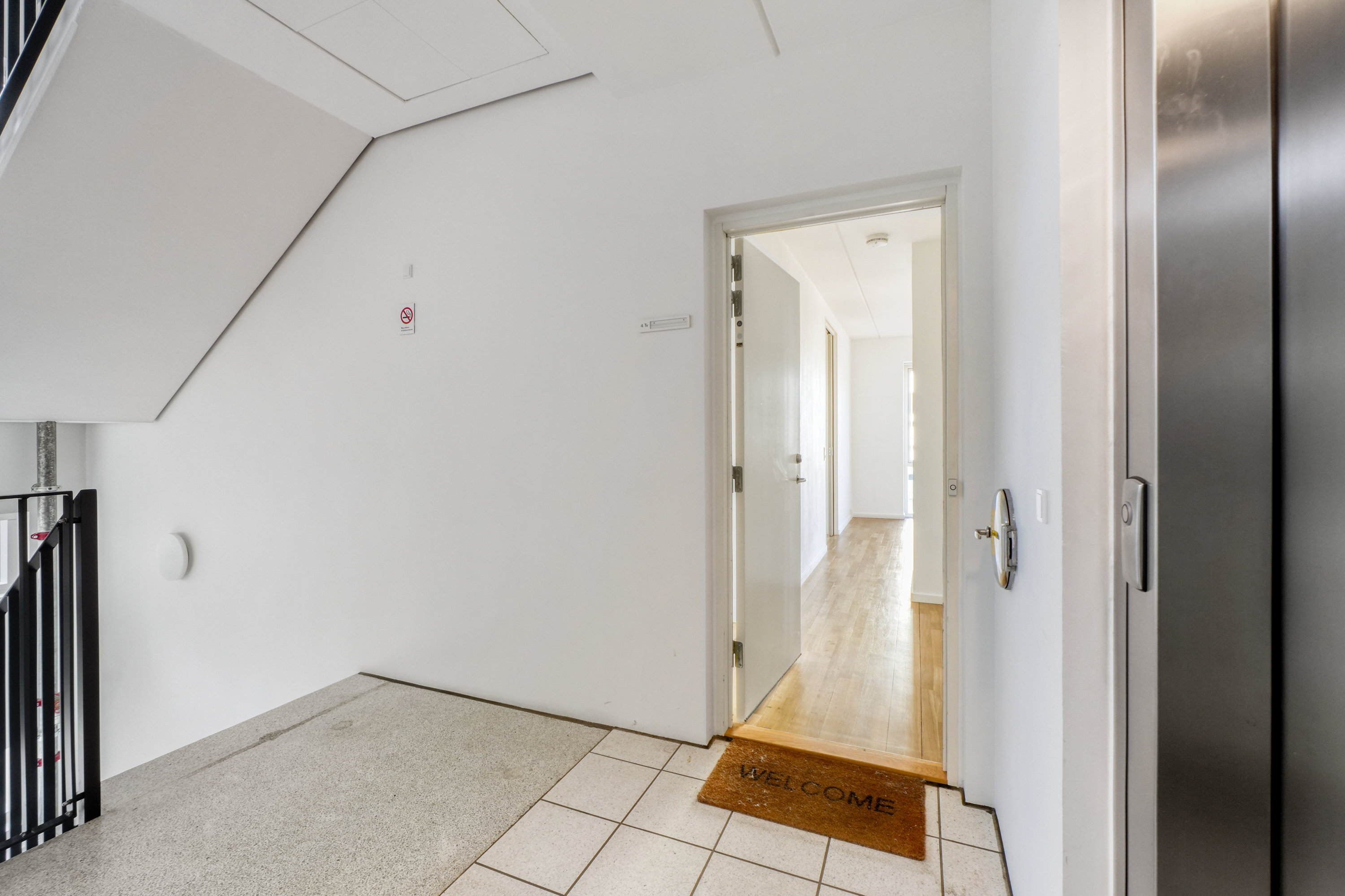 Fremhævet gang billede i fuldskærmstilstand. Billede af C.F. Møllers Allé 56, 4. tv., 2300 København S