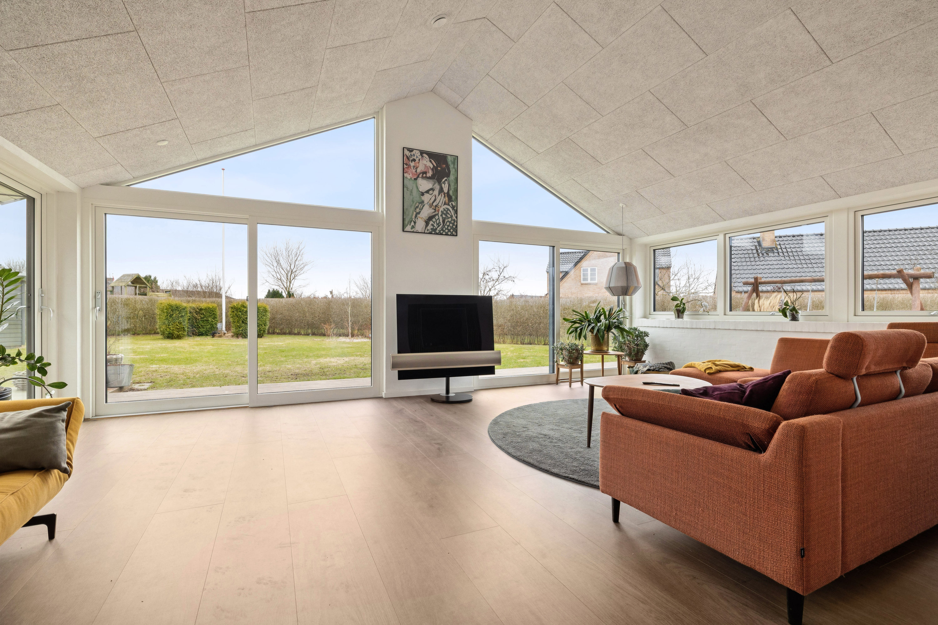 Fremhævet stue billede i fuldskærmstilstand. Billede af Bavnehøjvej 2, Valsgård, 9500 Hobro