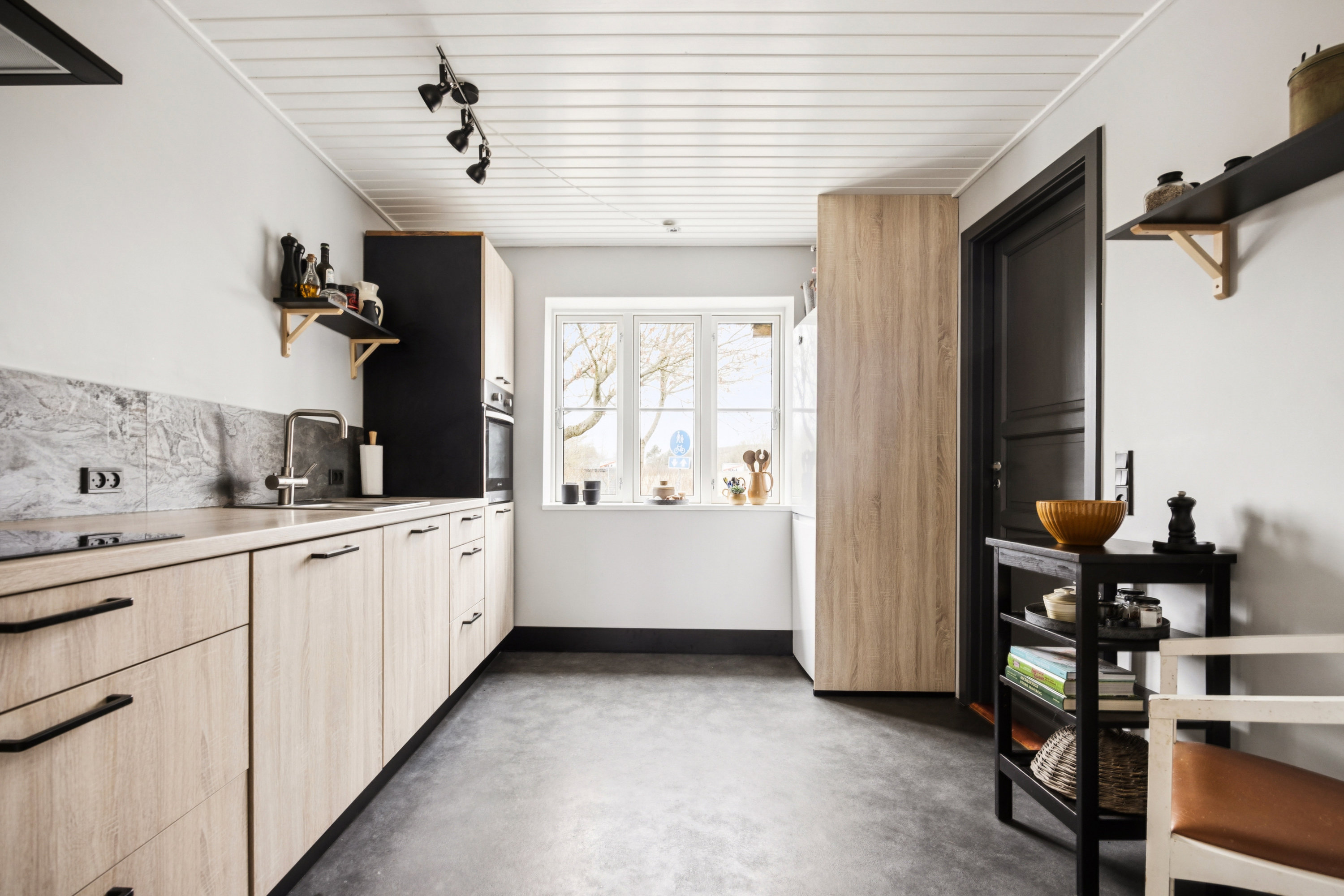 Fremhævet køkken billede i fuldskærmstilstand. Billede af Allingdamvej 101, Asdal, 9850 Hirtshals