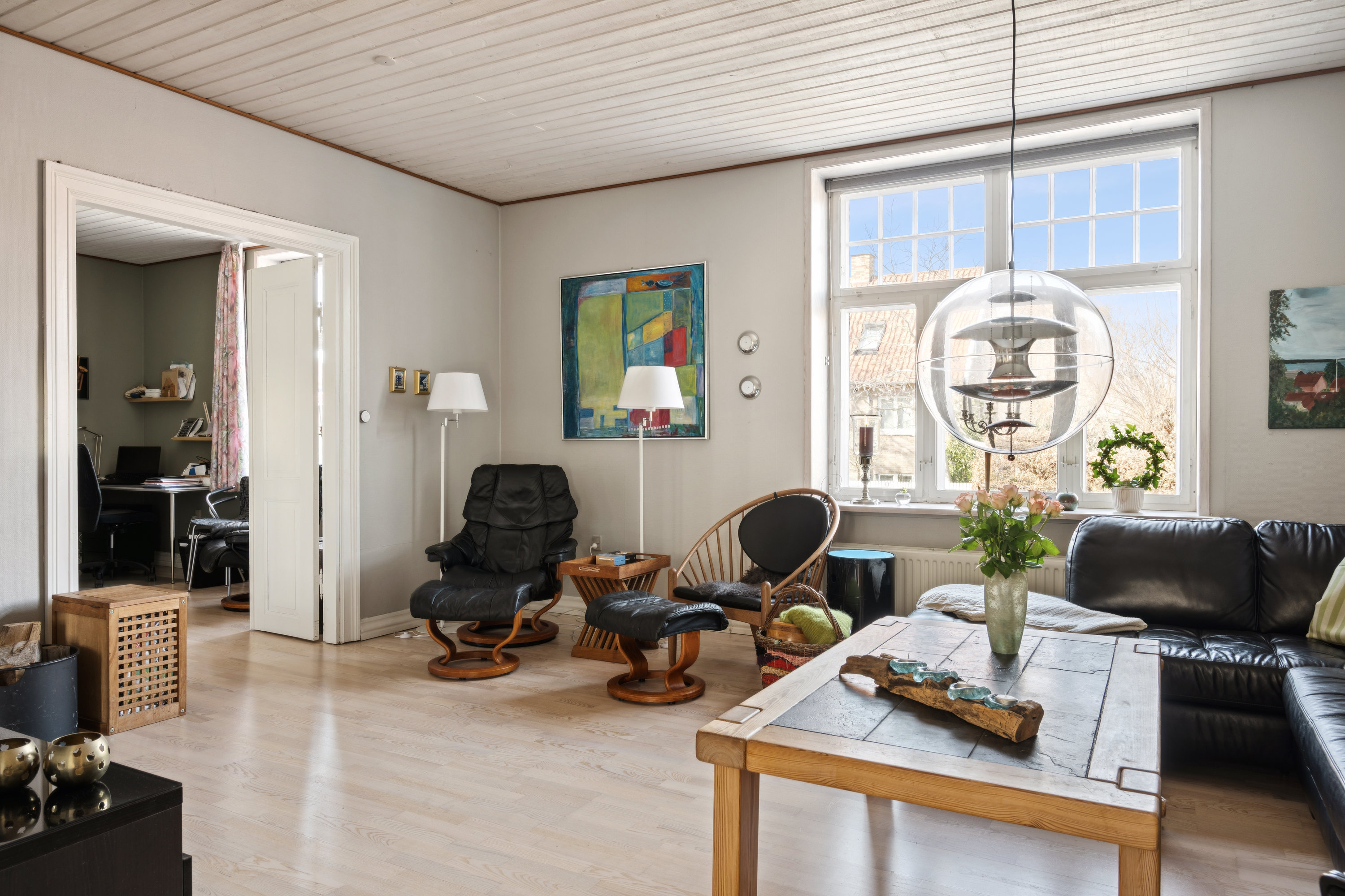 Fremhævet stue billede i fuldskærmstilstand. Billede af Søndergade 25, 8400 Ebeltoft