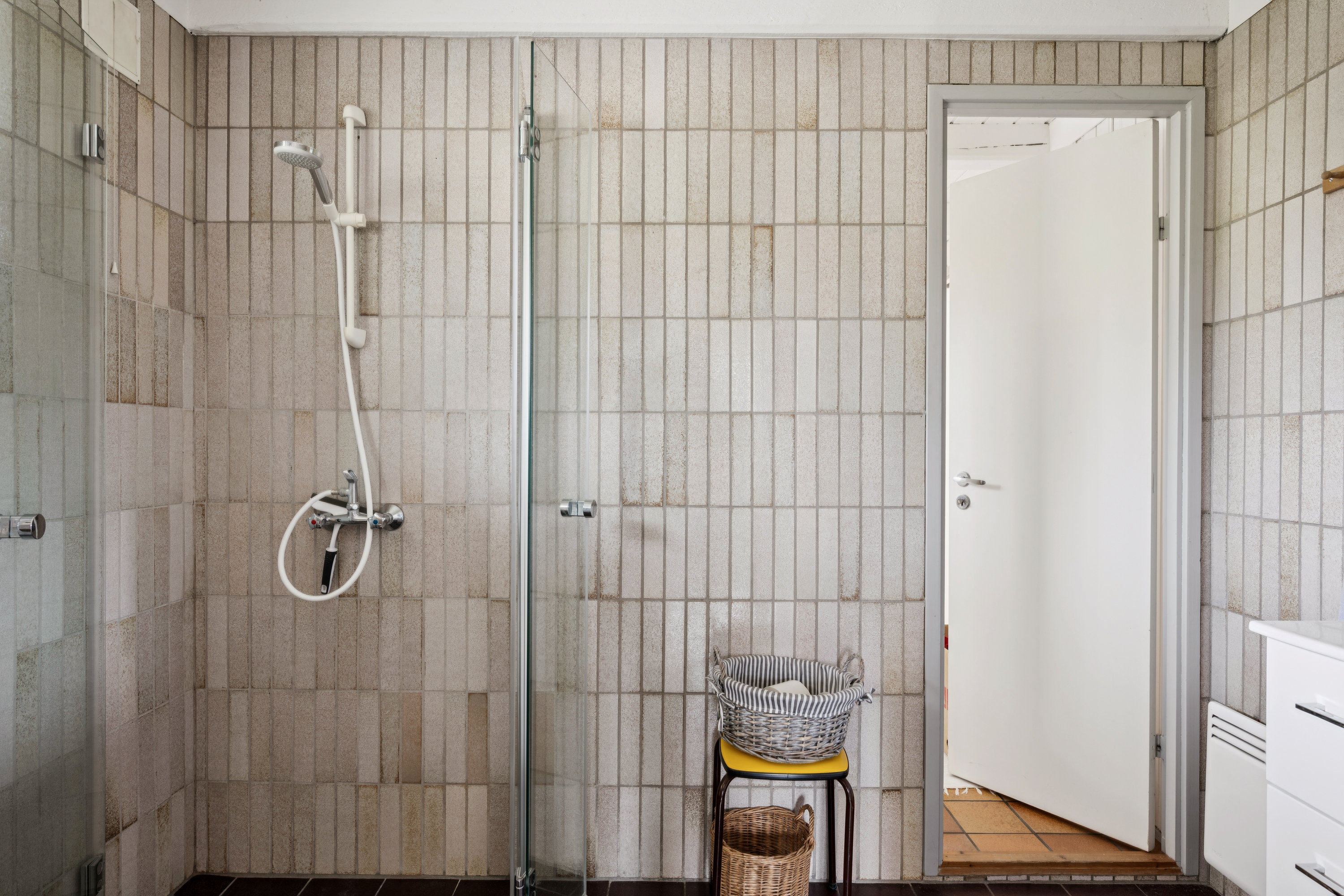 Fremhævet badeværelse billede i fuldskærmstilstand. Billede af Havrevangen 16, 8400 Ebeltoft