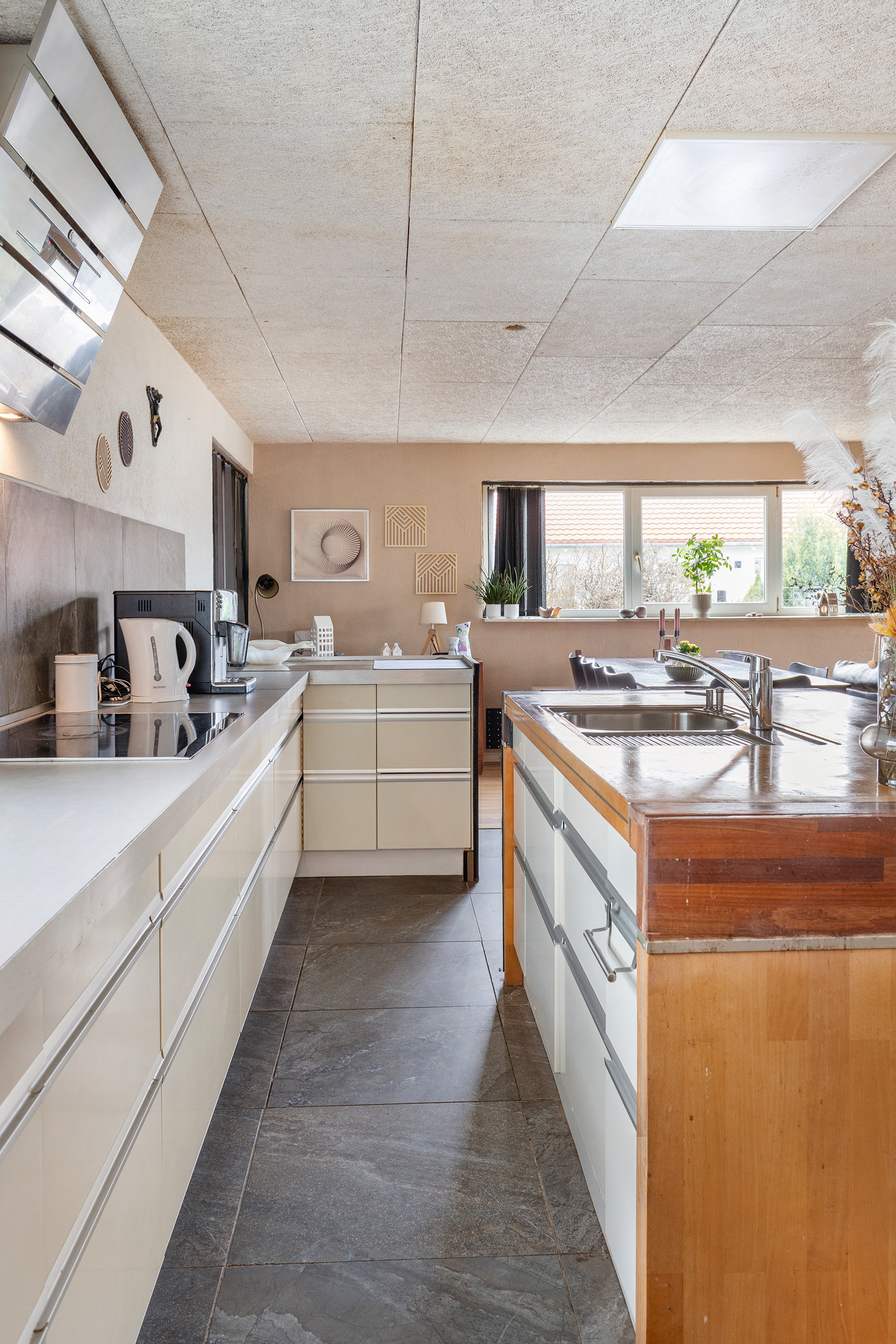 Fremhævet køkken billede i fuldskærmstilstand. Billede af Diget 5, 9460 Brovst