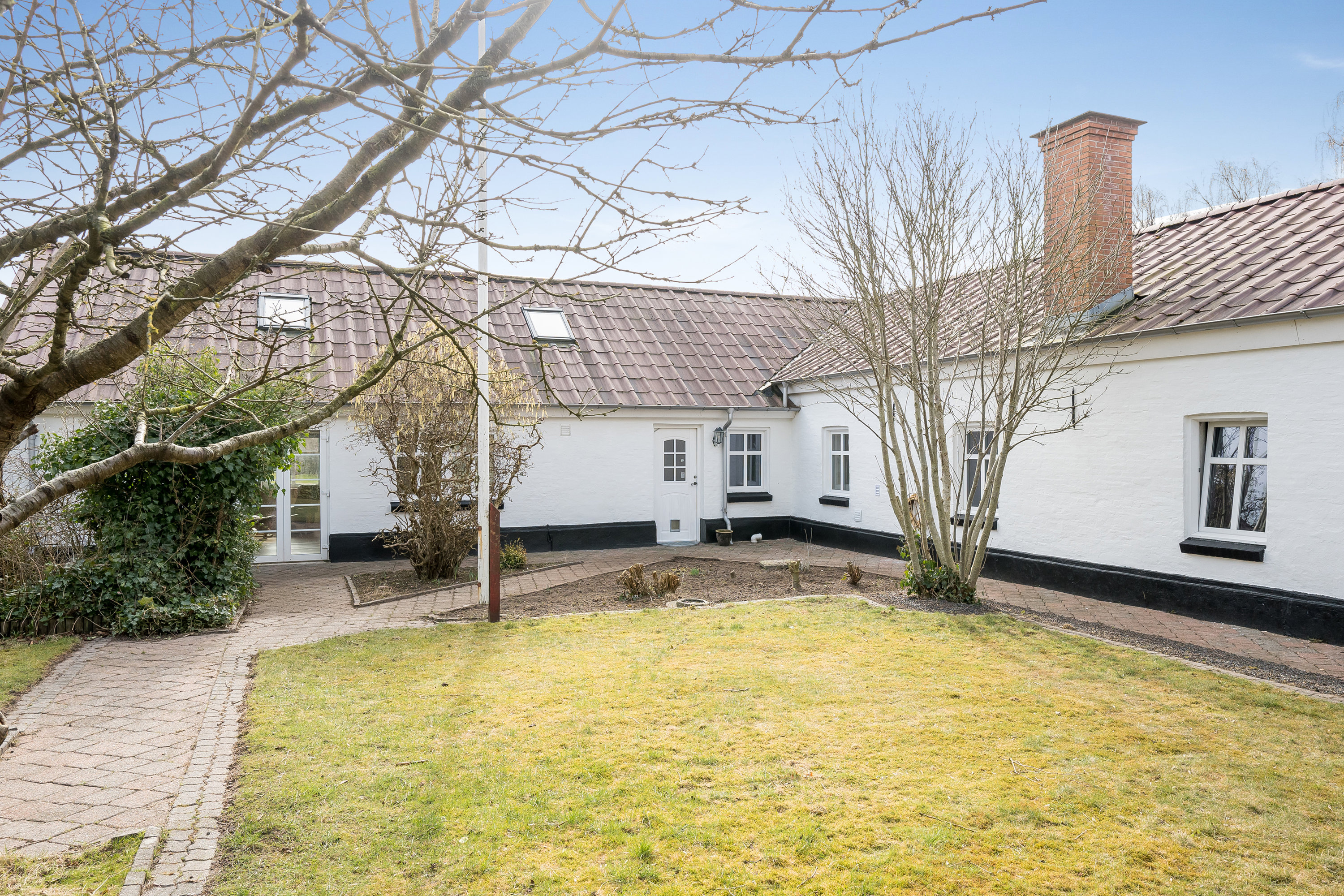 Fremhævet facade billede i fuldskærmstilstand. Billede af Ølgodvej 84, Bjerremose, 6800 Varde