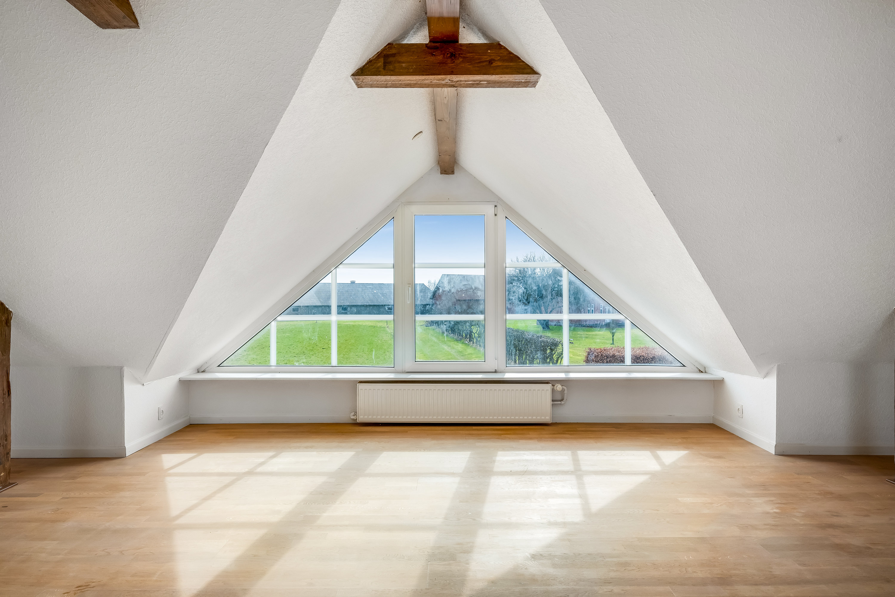 Fremhævet stue billede i fuldskærmstilstand. Billede af Ølgodvej 84, Bjerremose, 6800 Varde