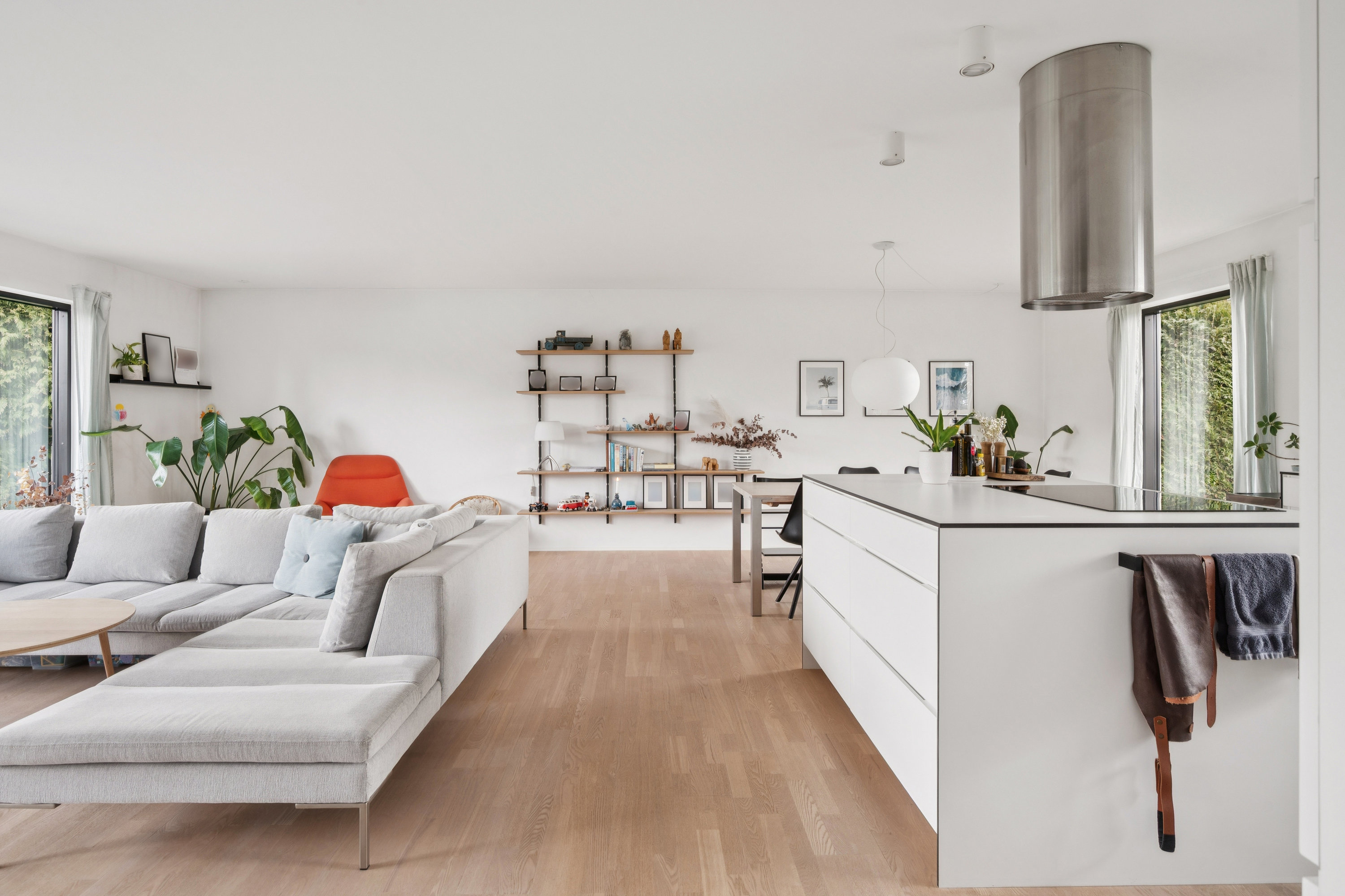 Fremhævet stue billede i fuldskærmstilstand. Billede af Visselbjergvej 5, 8250 Egå