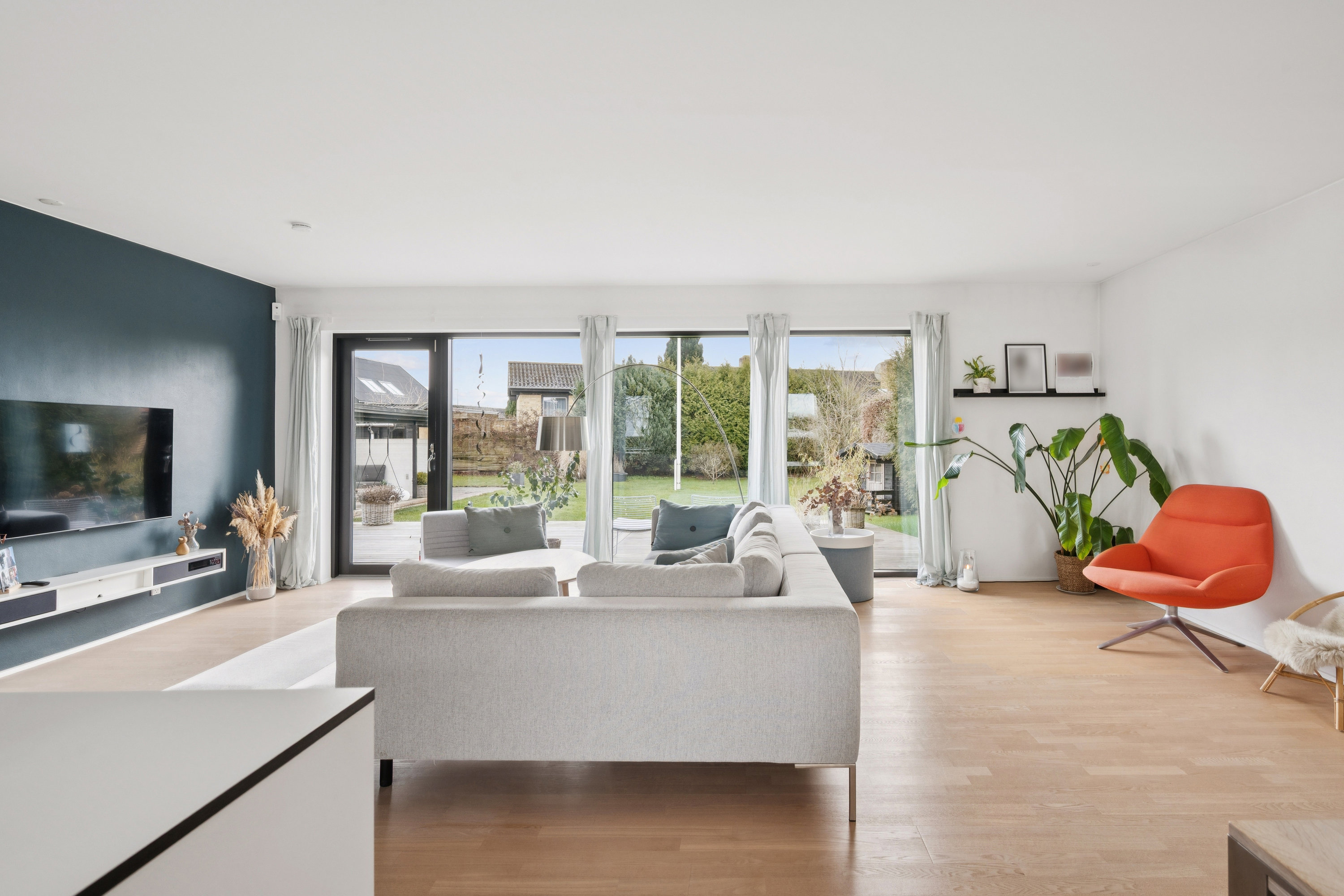 Fremhævet stue billede i fuldskærmstilstand. Billede af Visselbjergvej 5, 8250 Egå