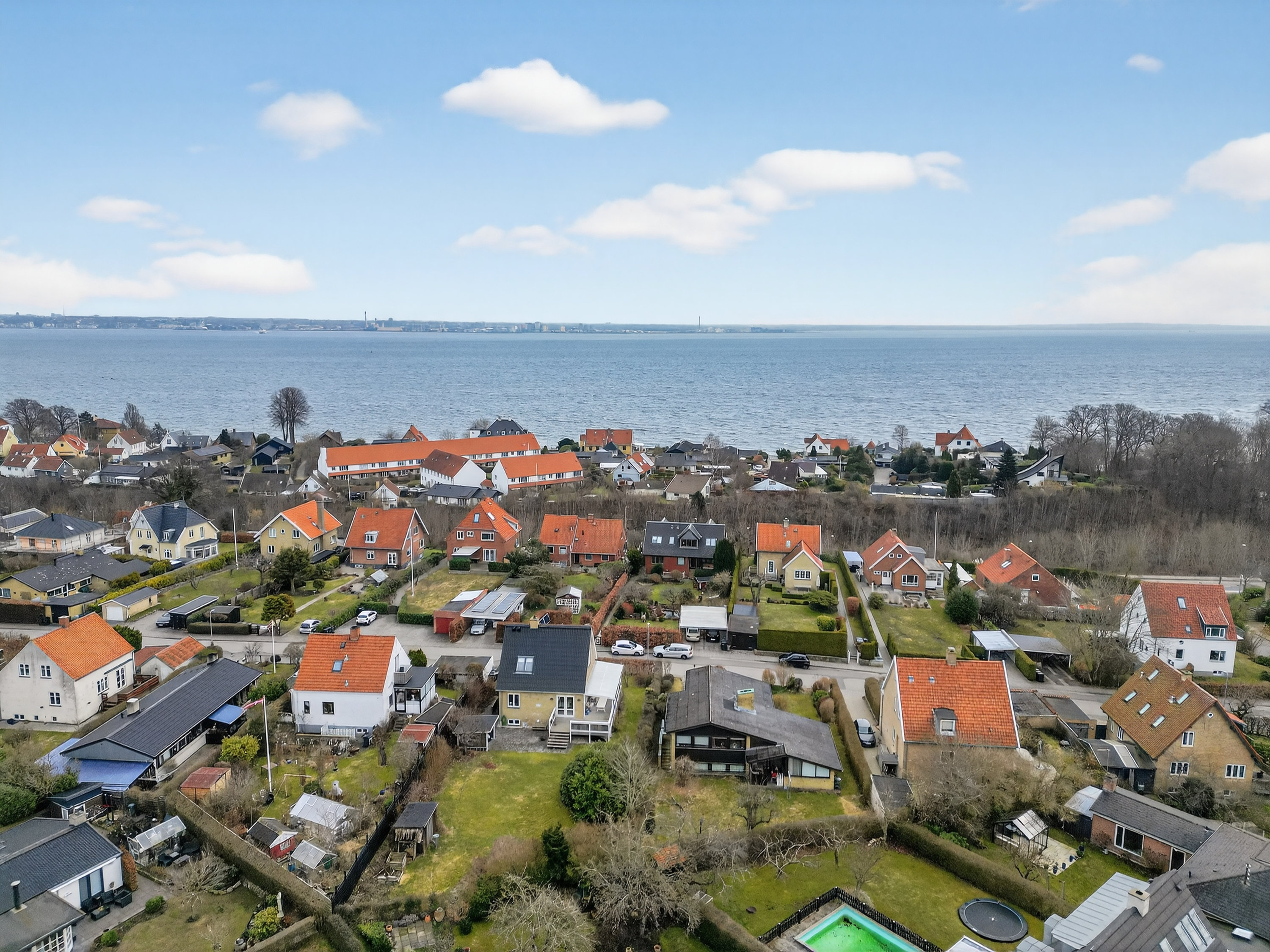 Fremhævet luftfoto billede i fuldskærmstilstand. Billede af Læssøesvej 30, 3000 Helsingør