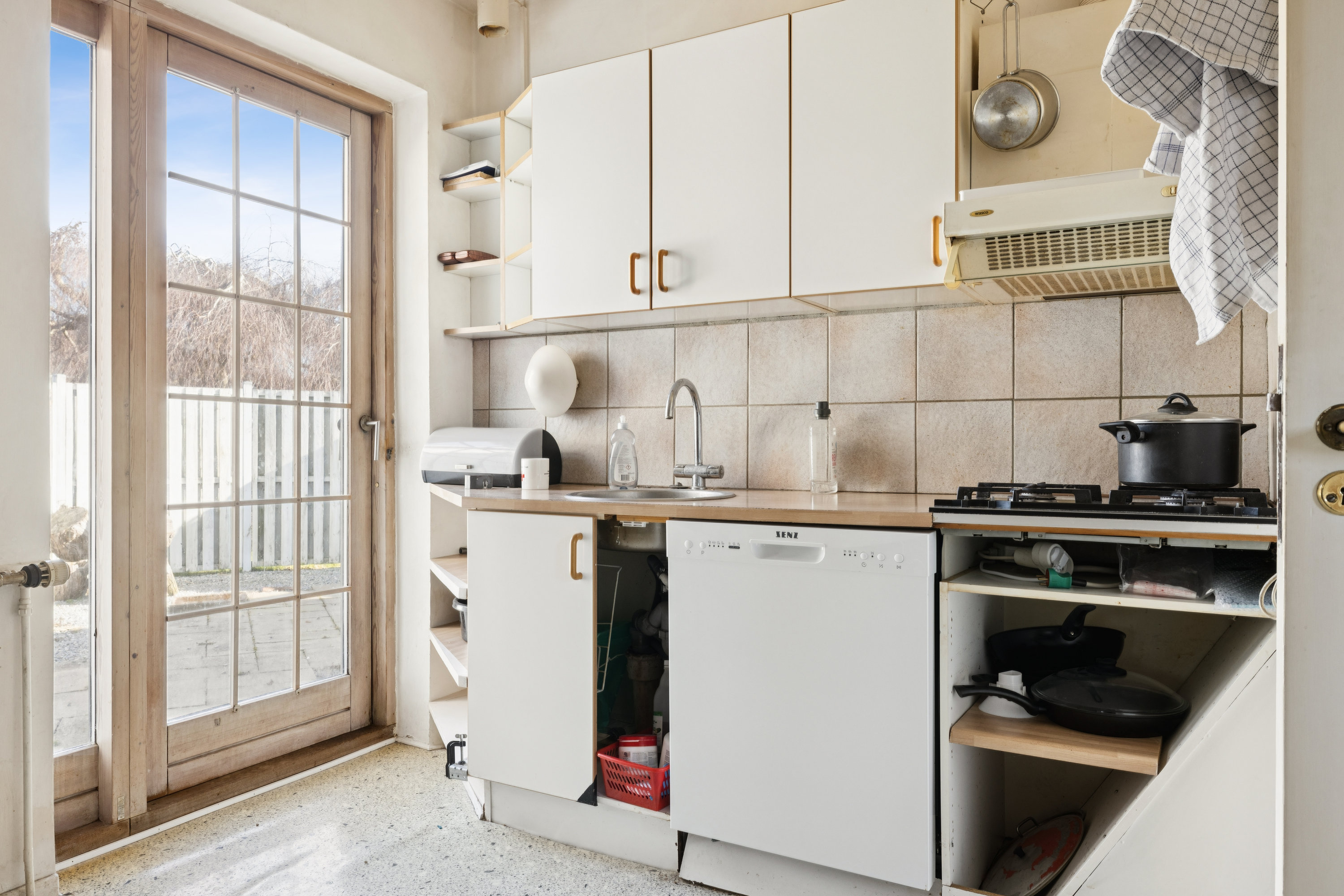 Fremhævet køkken billede i fuldskærmstilstand. Billede af Blomstervænget 10, 5610 Assens