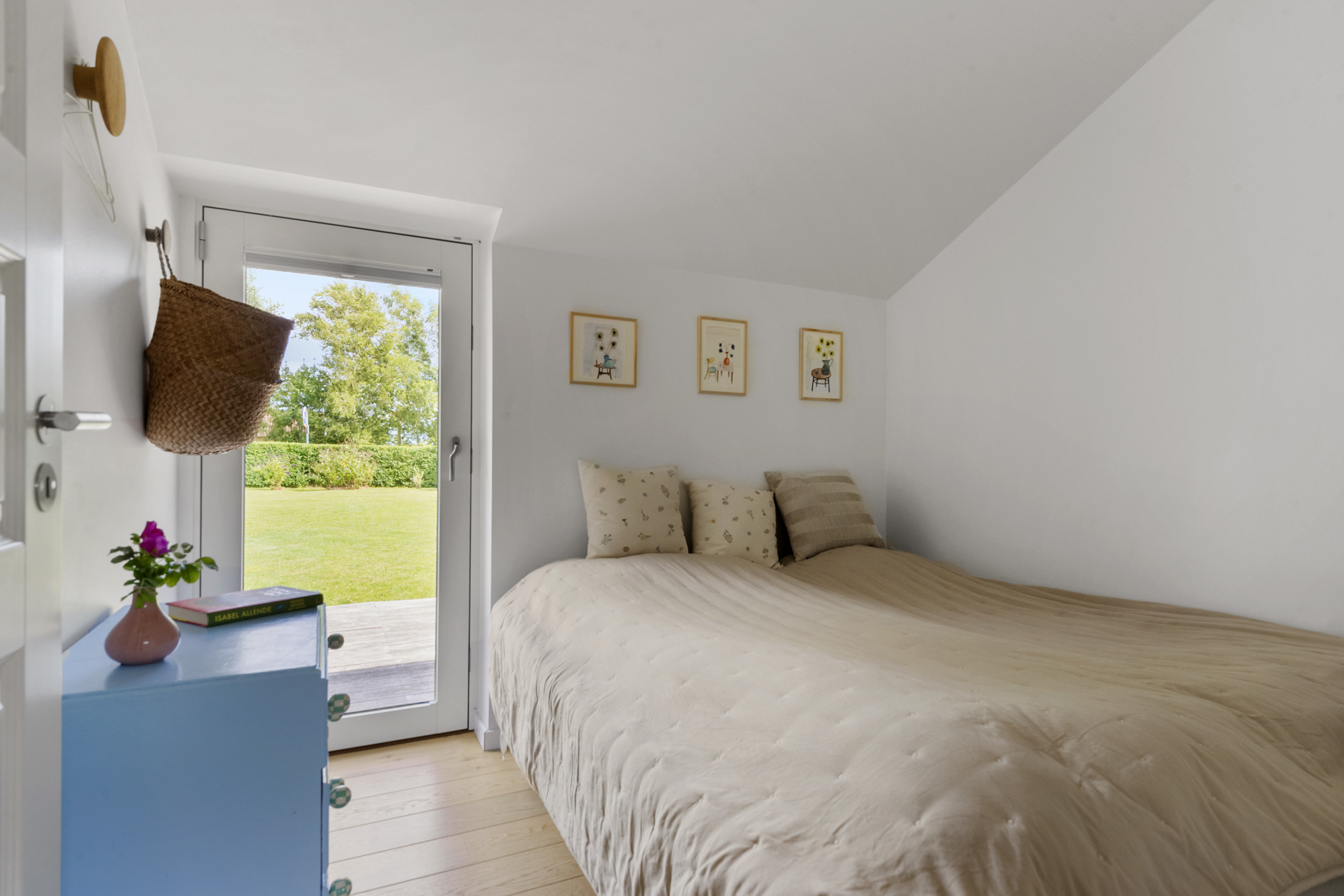 Fremhævet soveværelse billede i fuldskærmstilstand. Billede af Vorbækvej 27, Saksild Str, 8300 Odder