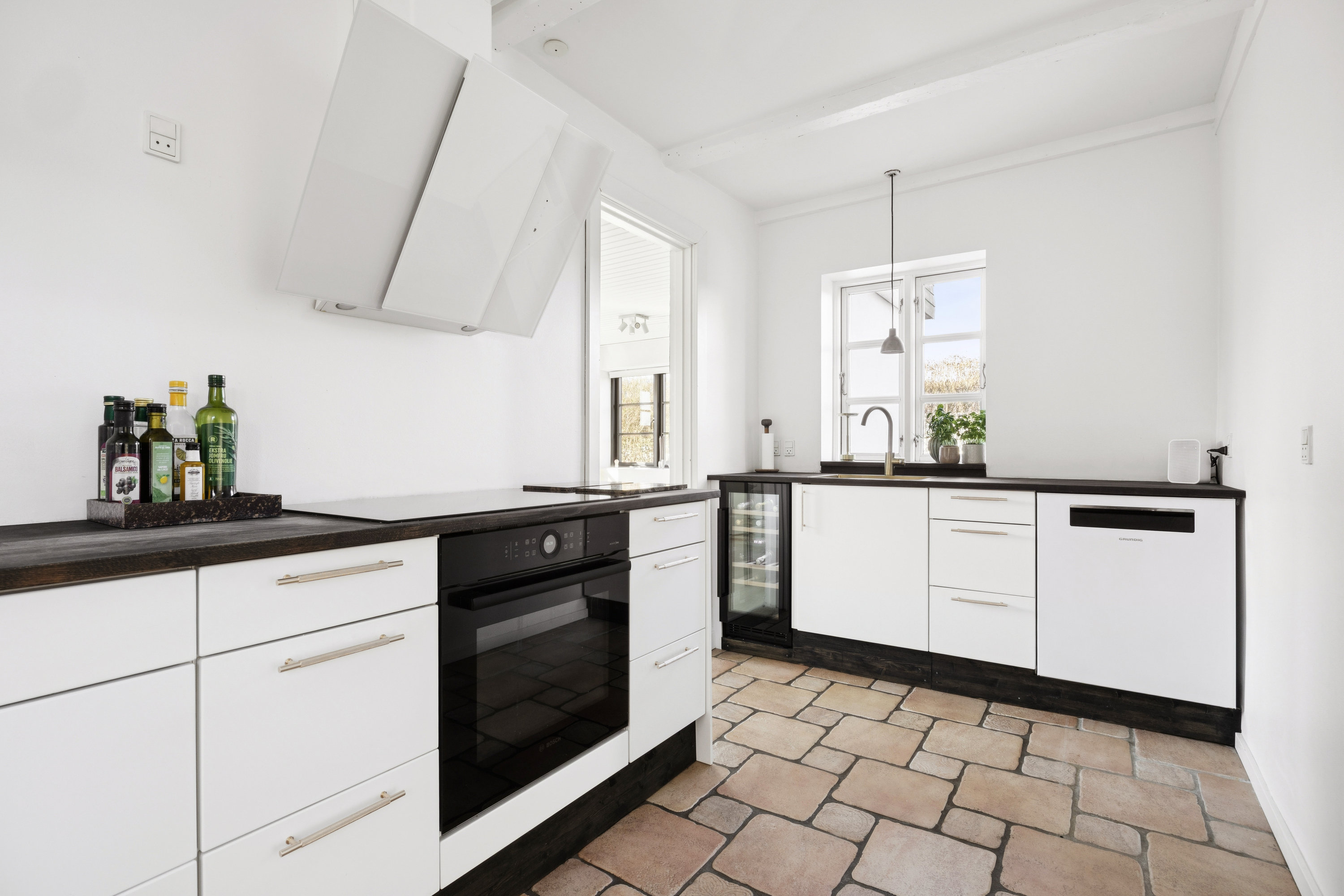 Fremhævet køkken billede i fuldskærmstilstand. Billede af Stevnsbovej 48, 4600 Køge