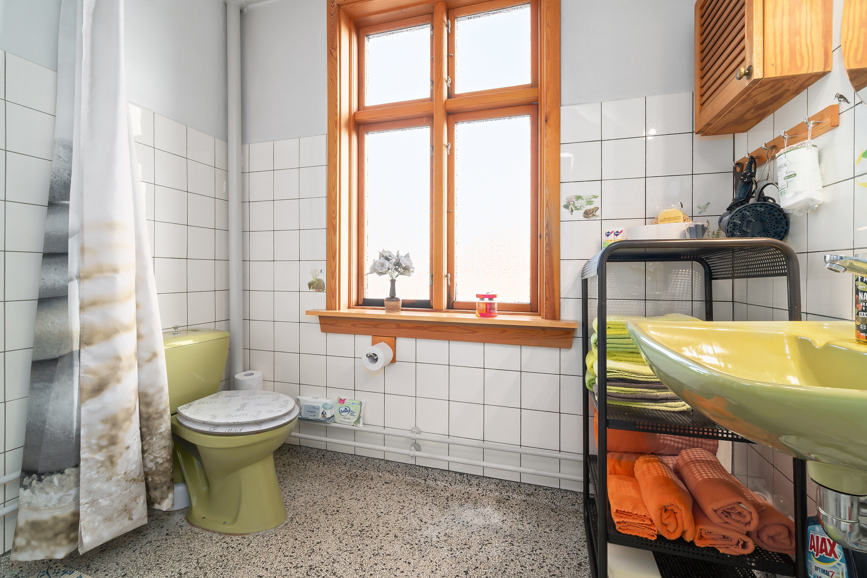 Fremhævet badeværelse billede i fuldskærmstilstand. Billede af Storegade 70, 3700 Rønne