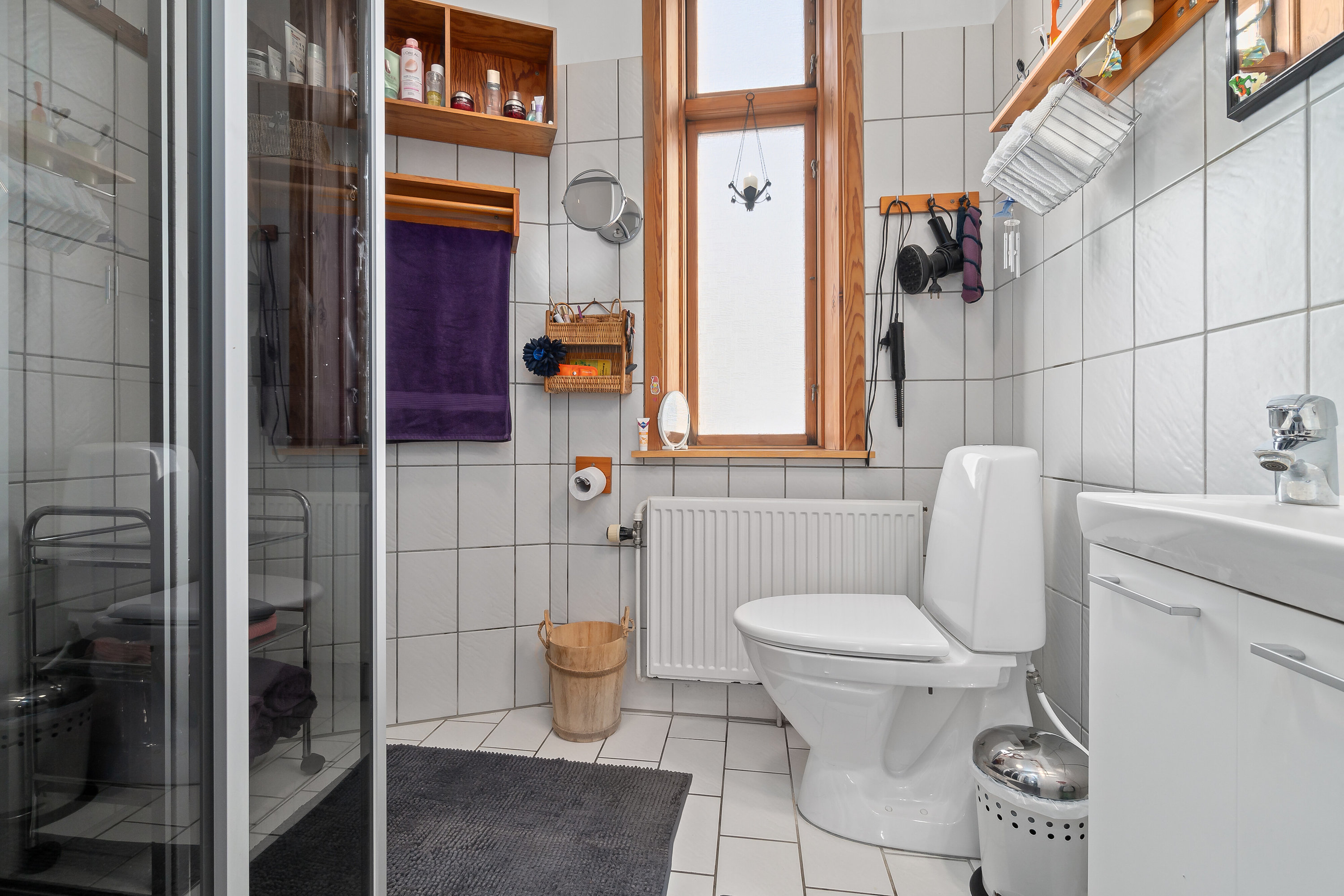 Fremhævet badeværelse billede i fuldskærmstilstand. Billede af Storegade 70, 3700 Rønne