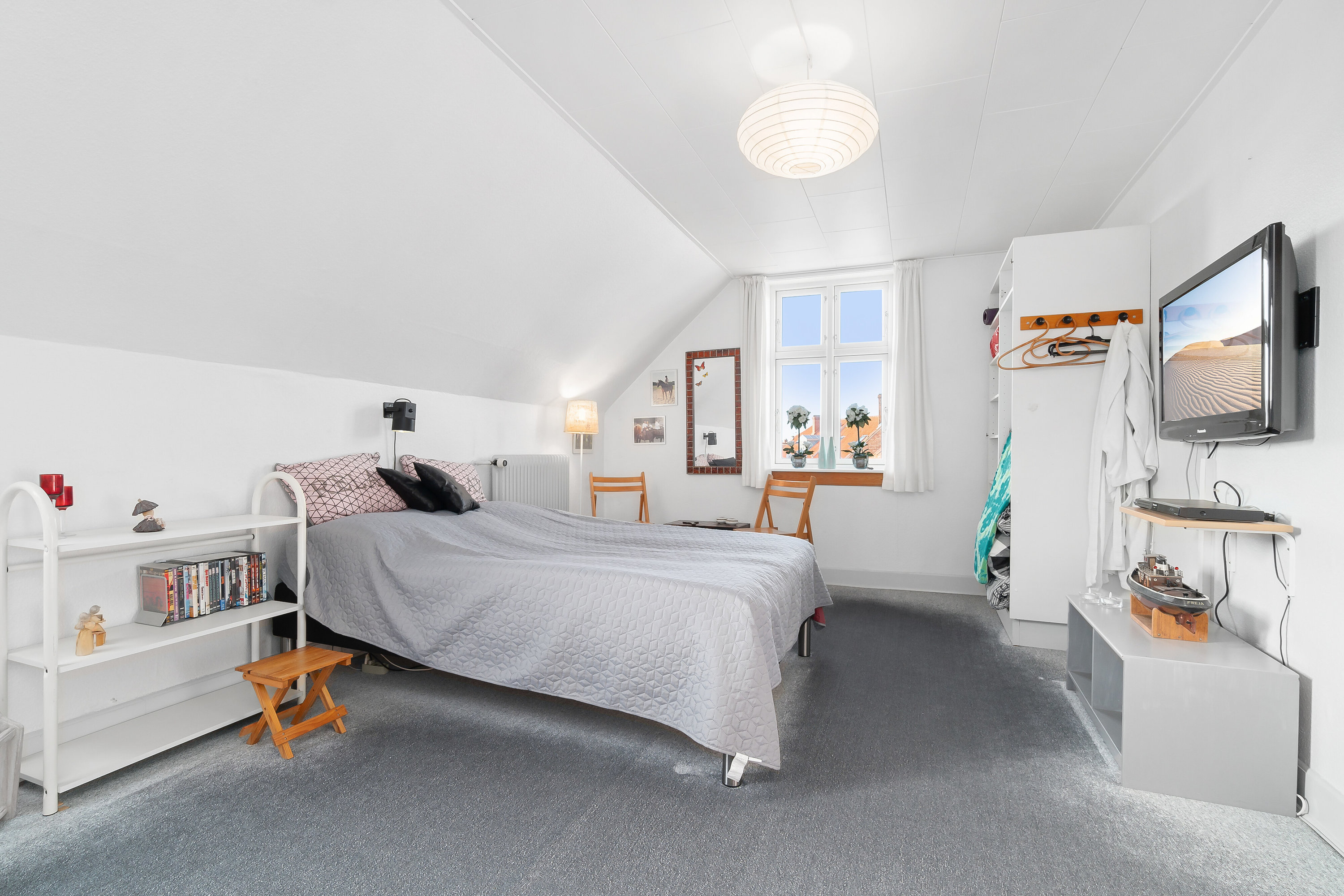 Fremhævet soveværelse billede i fuldskærmstilstand. Billede af Storegade 70, 3700 Rønne